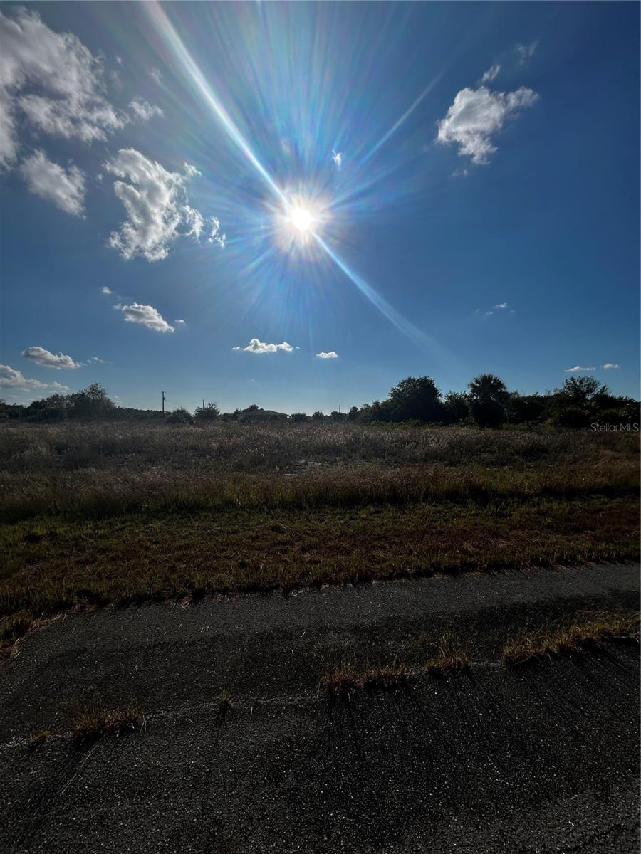 PORT LA BELLE - Land