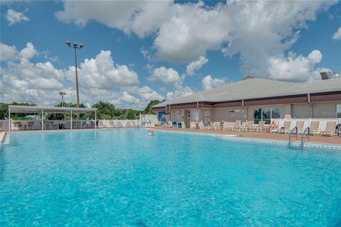 A home in LAKELAND