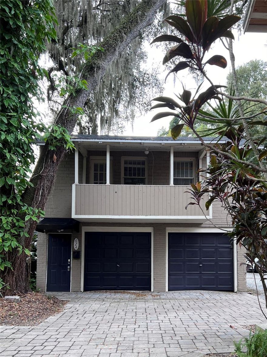 Prime location: Downtown/Delaney Park/Thorton Park 1/1 garage apt. Beautiful wood floors, kitchen with white cabinets, granite counters, a full bath with an ample sized shower. Single garage holds washer & dryer and storage, plenty of parking, private balcony. Water and sewage included. 2 window AC units, portable heater supplied.  Pets with restrictions accepted.