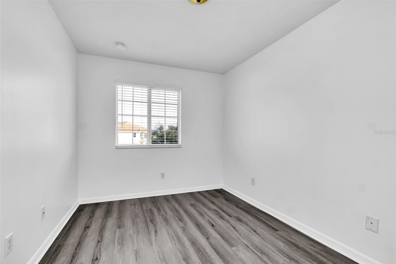 FIESTA KEY PH 1B - Residential Lease