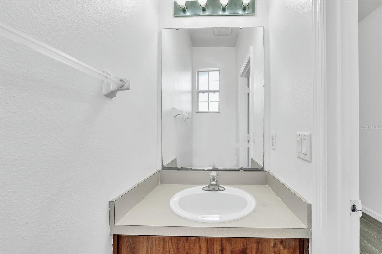 FIESTA KEY PH 1B - Residential Lease