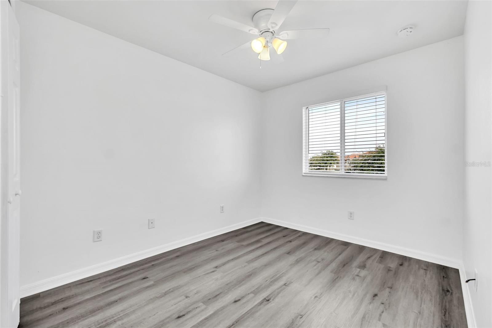 FIESTA KEY PH 1B - Residential Lease