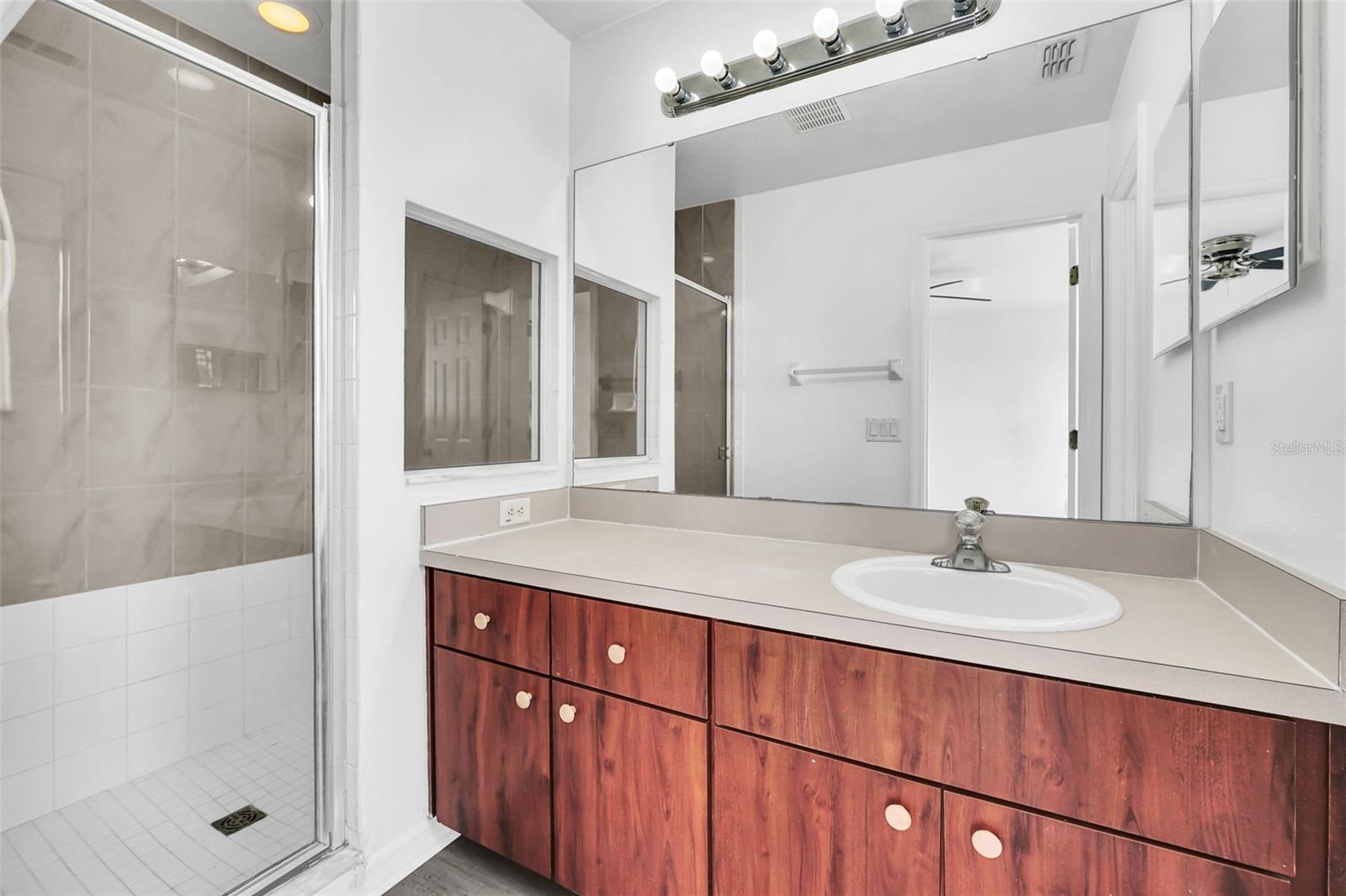 FIESTA KEY PH 1B - Residential Lease