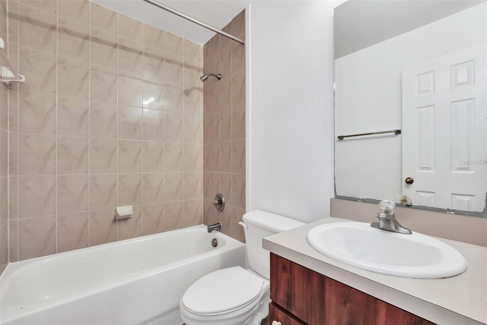 FIESTA KEY PH 1B - Residential Lease