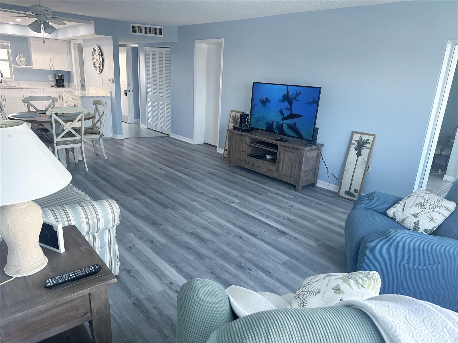 COLUMBIA TOWERS - Residential