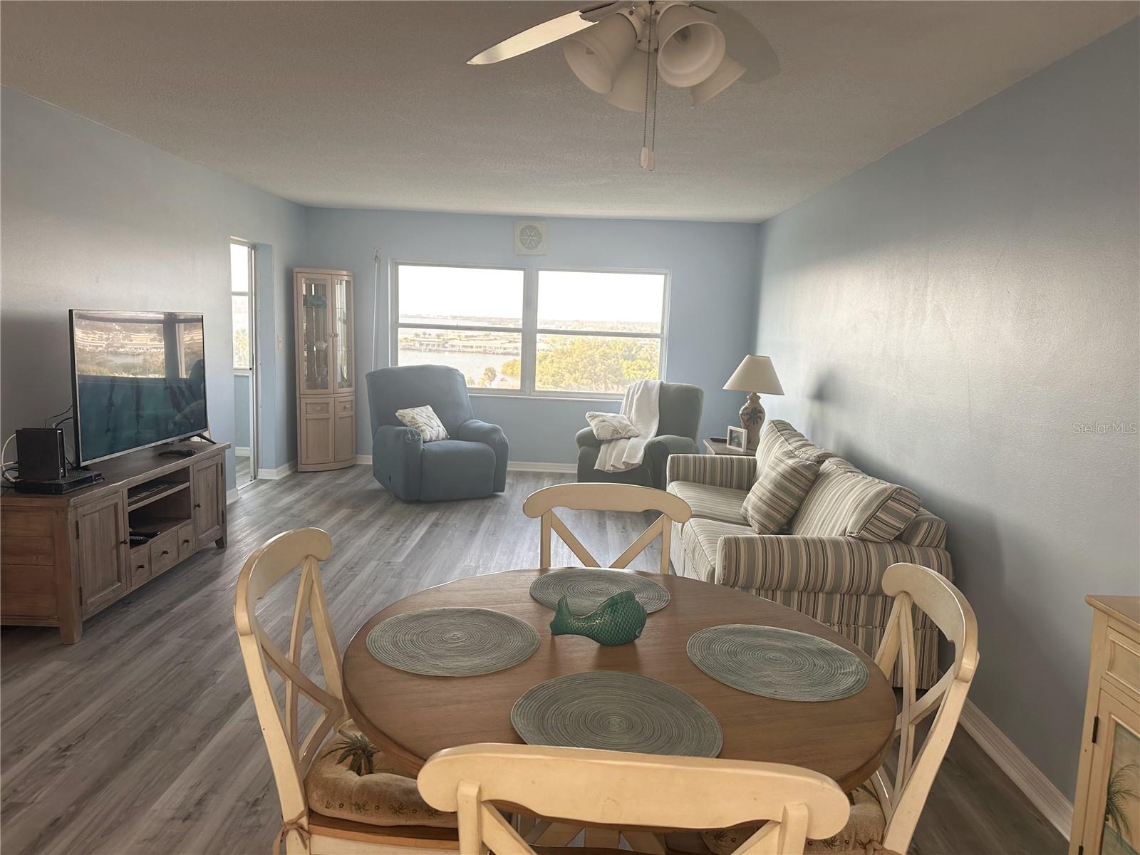 COLUMBIA TOWERS - Residential