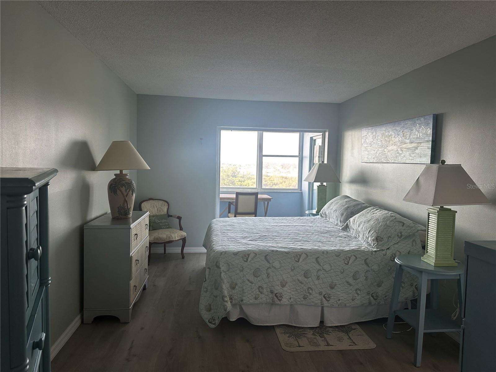 COLUMBIA TOWERS - Residential