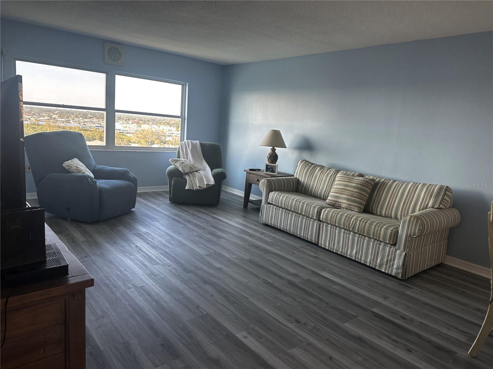 COLUMBIA TOWERS - Residential