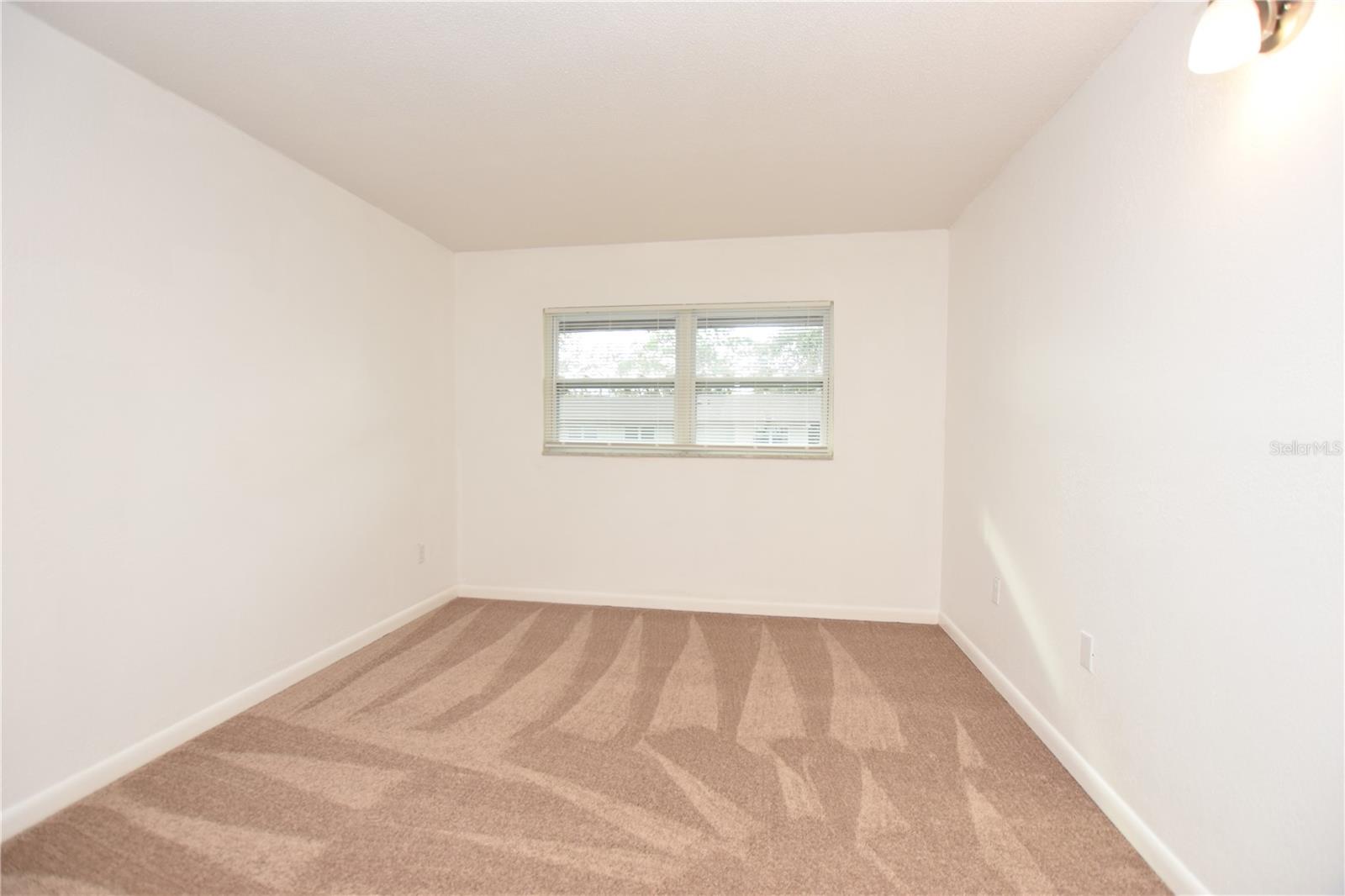 SANDY COVE/LAKELAND - Residential Lease