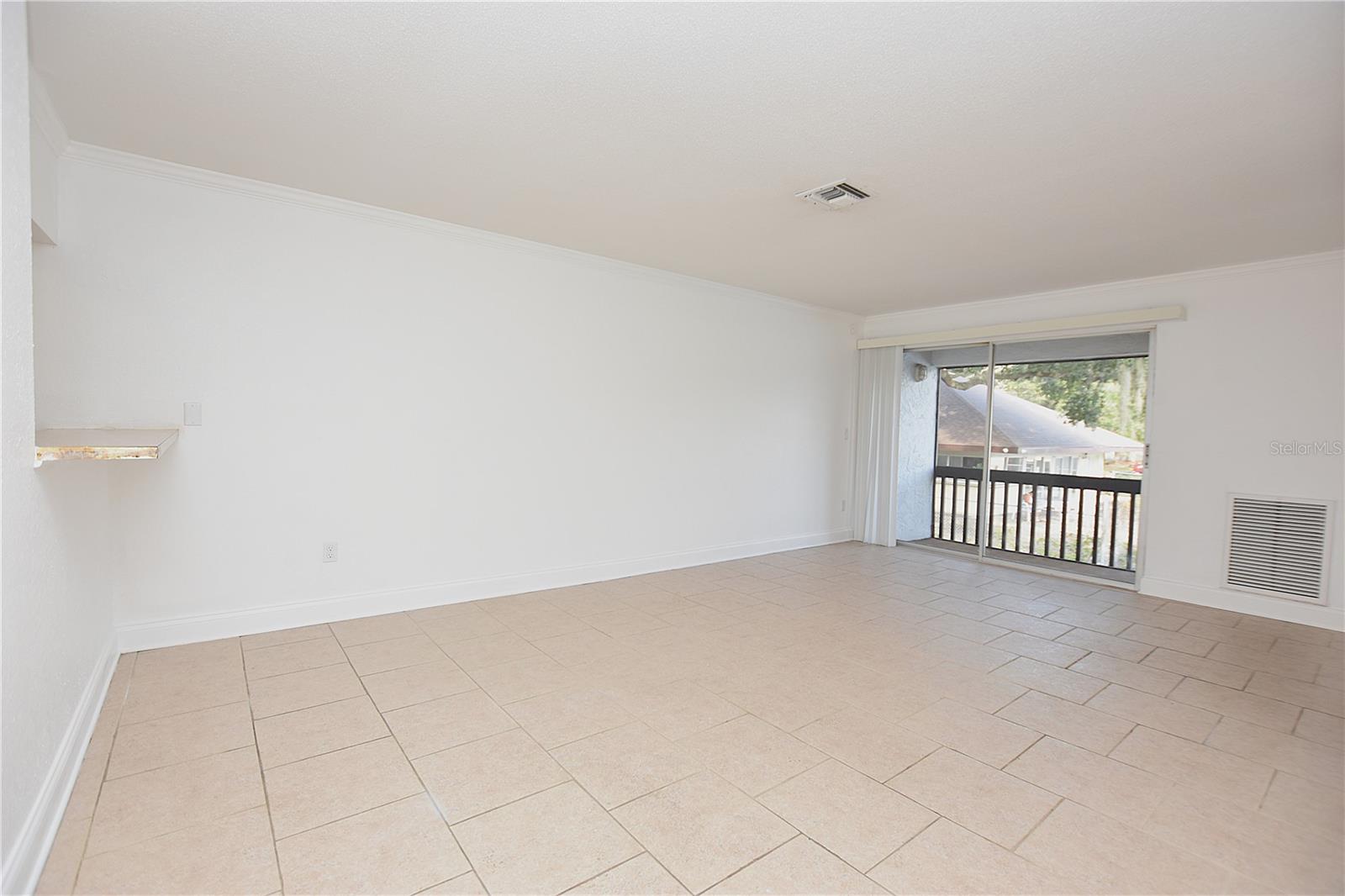 SANDY COVE/LAKELAND - Residential Lease