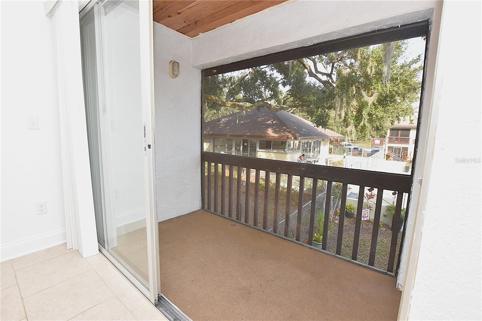 SANDY COVE/LAKELAND - Residential Lease