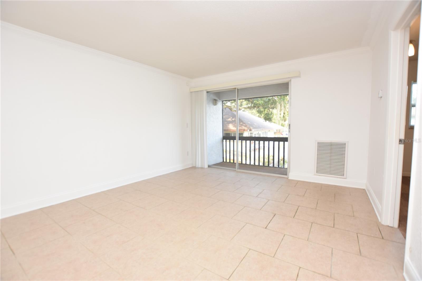 SANDY COVE/LAKELAND - Residential Lease