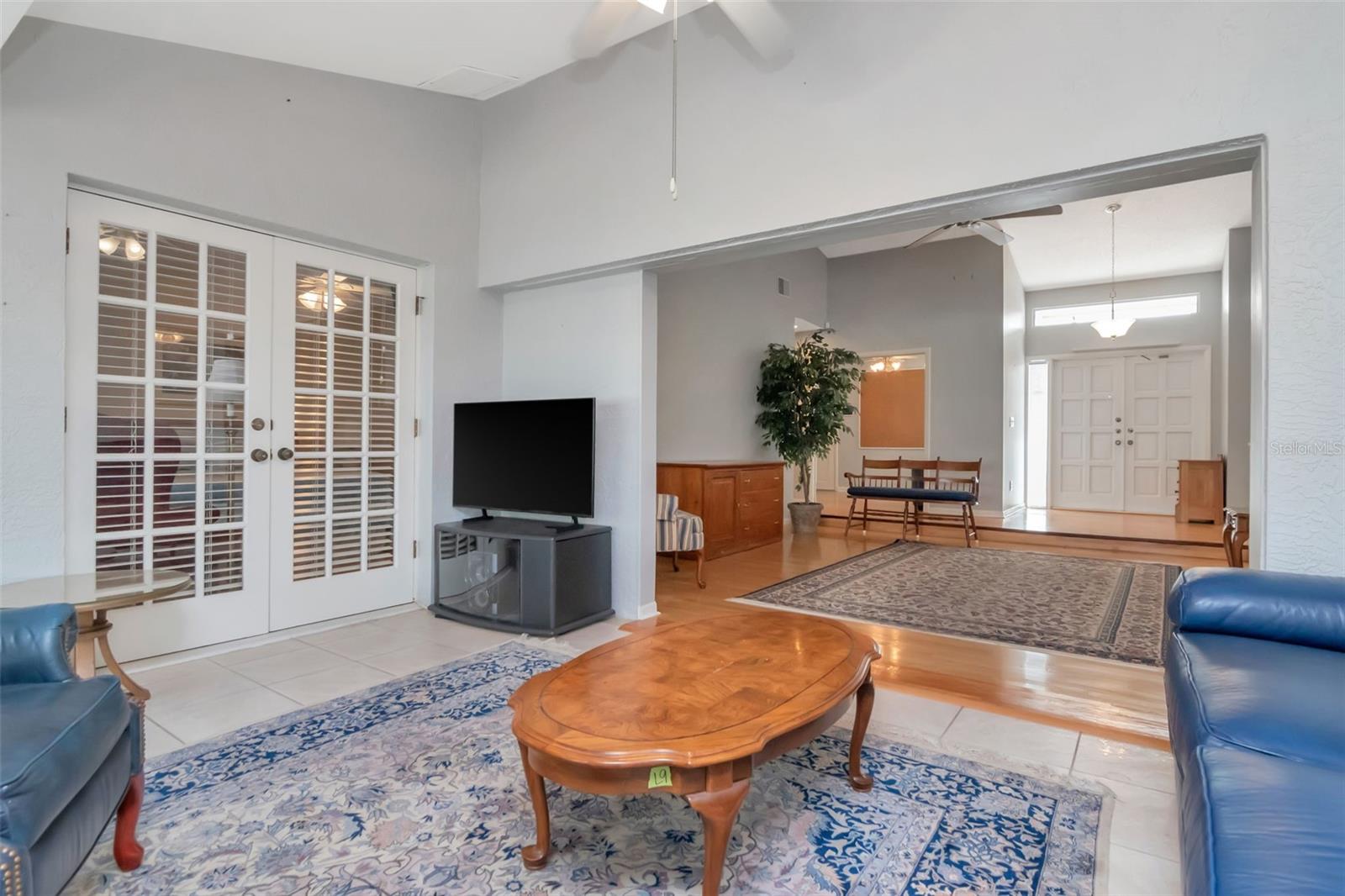 VISTA DEL RIO - Residential