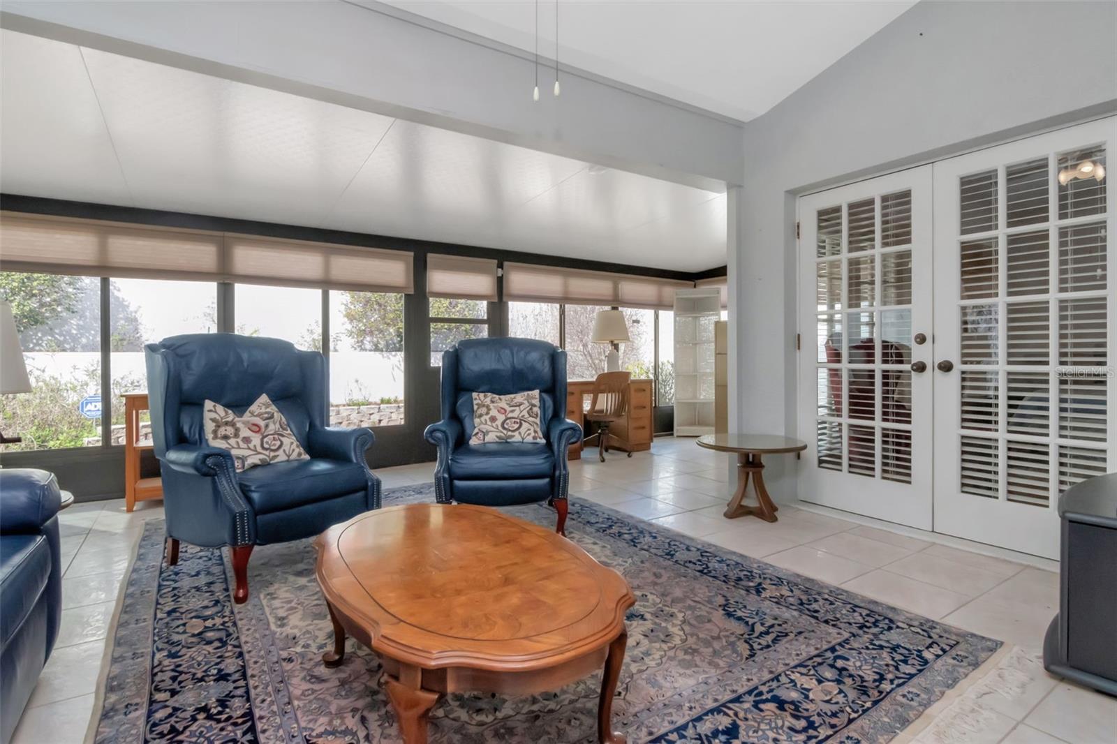 VISTA DEL RIO - Residential