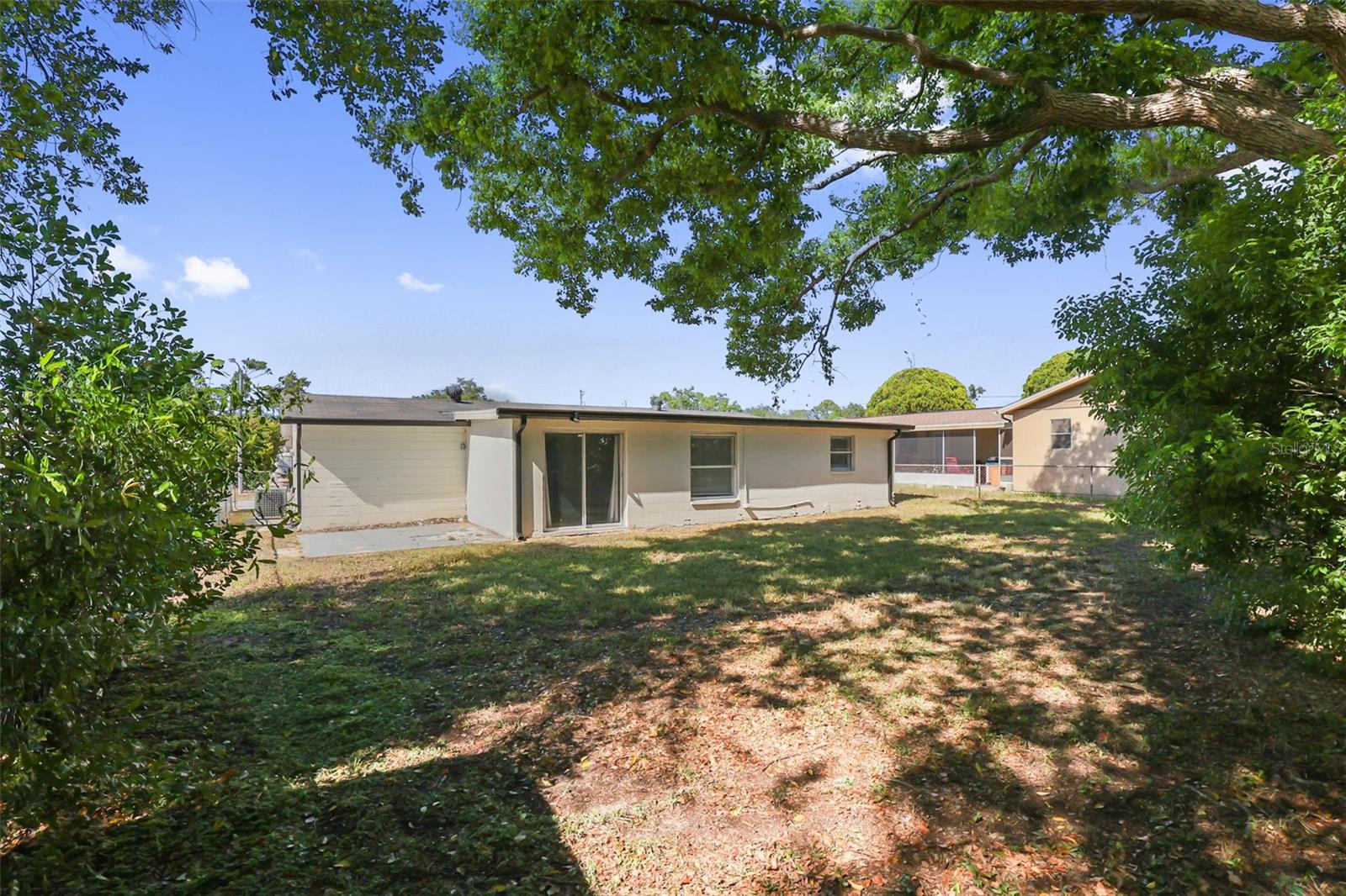 COUNTRY CLUB ESTATES - Residential