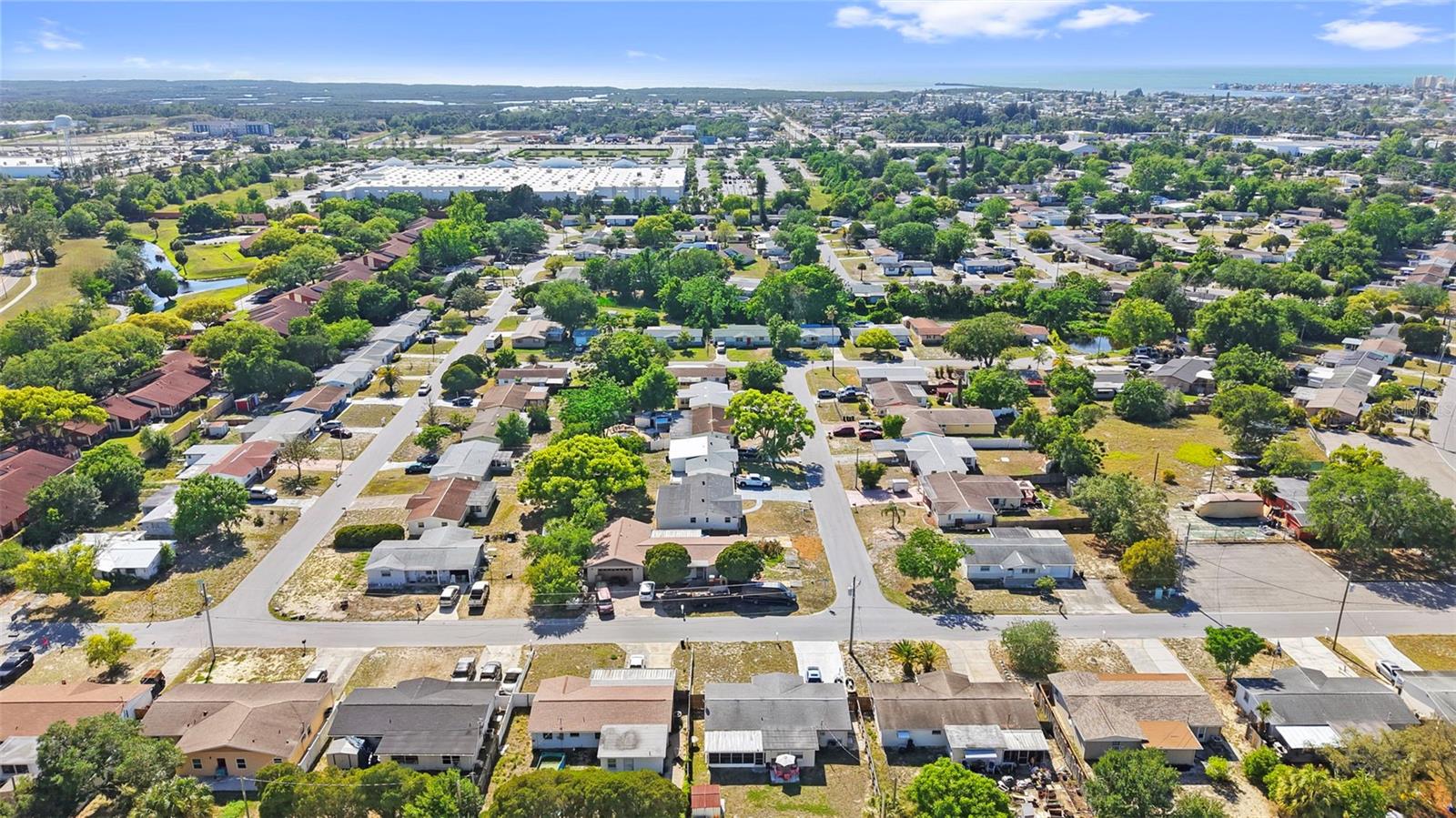 COUNTRY CLUB ESTATES - Residential