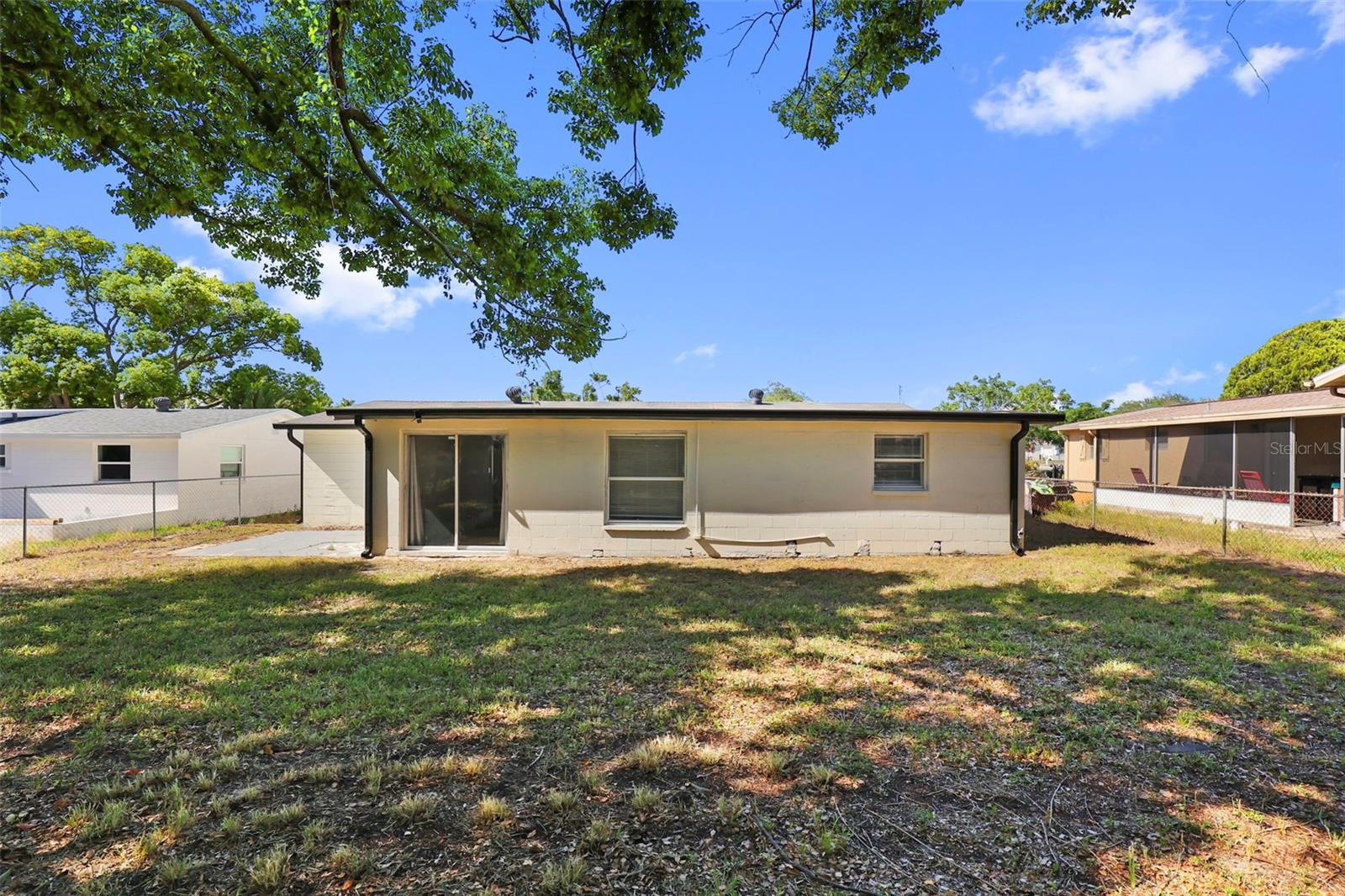 COUNTRY CLUB ESTATES - Residential