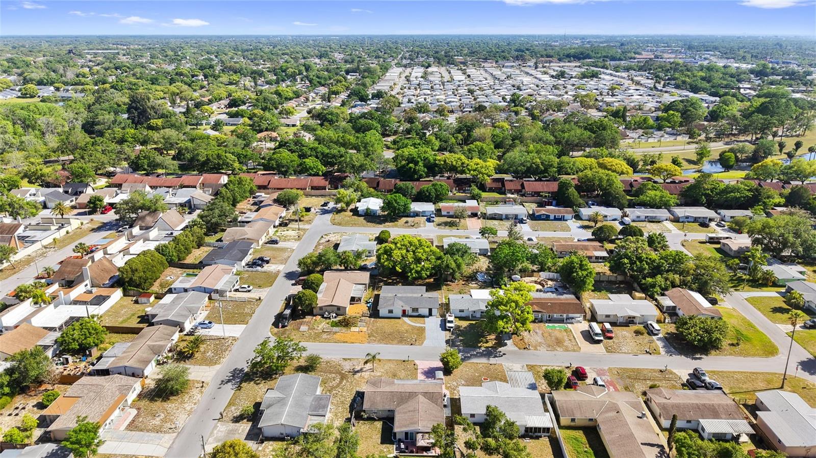 COUNTRY CLUB ESTATES - Residential