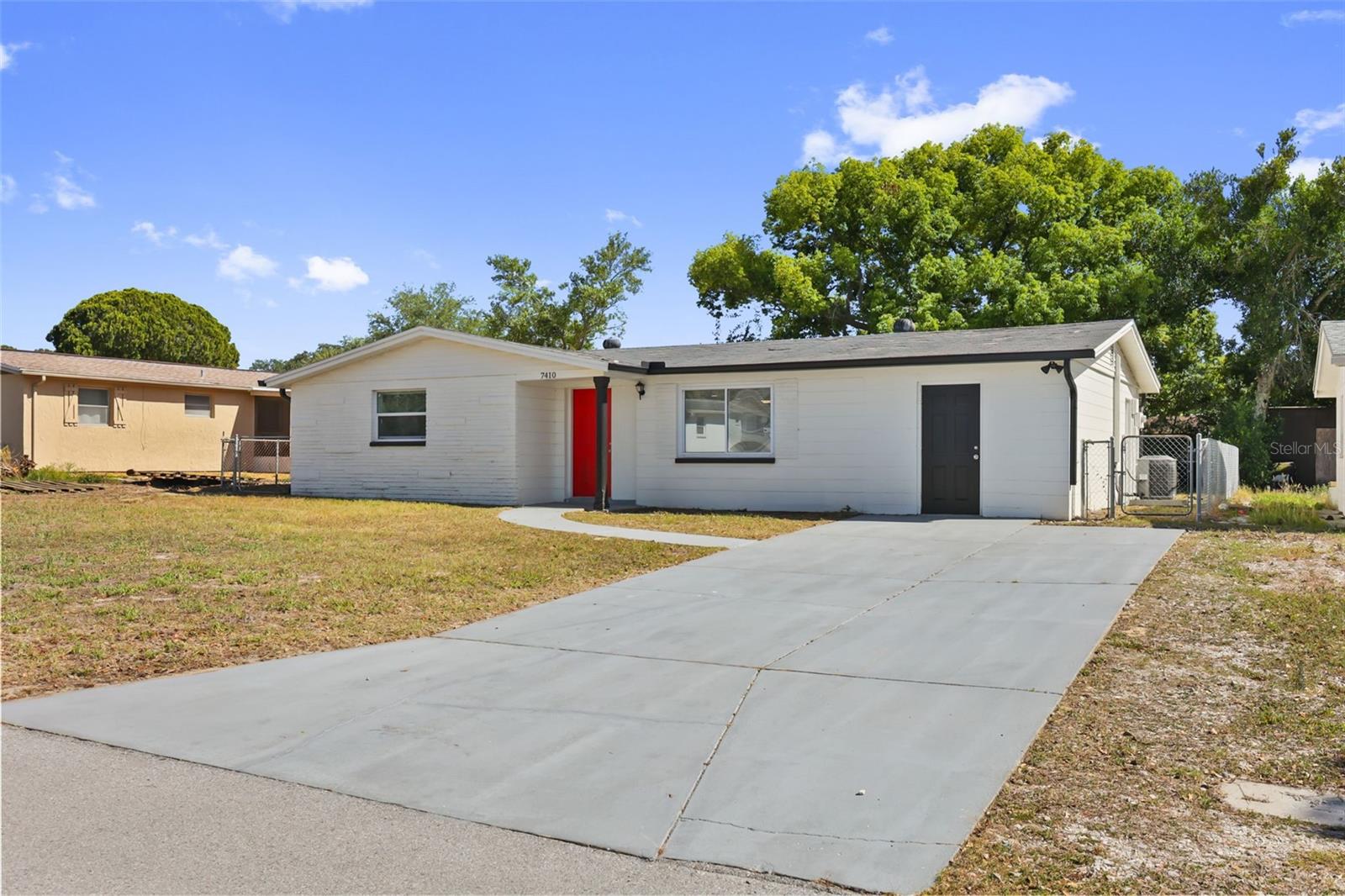 COUNTRY CLUB ESTATES - Residential