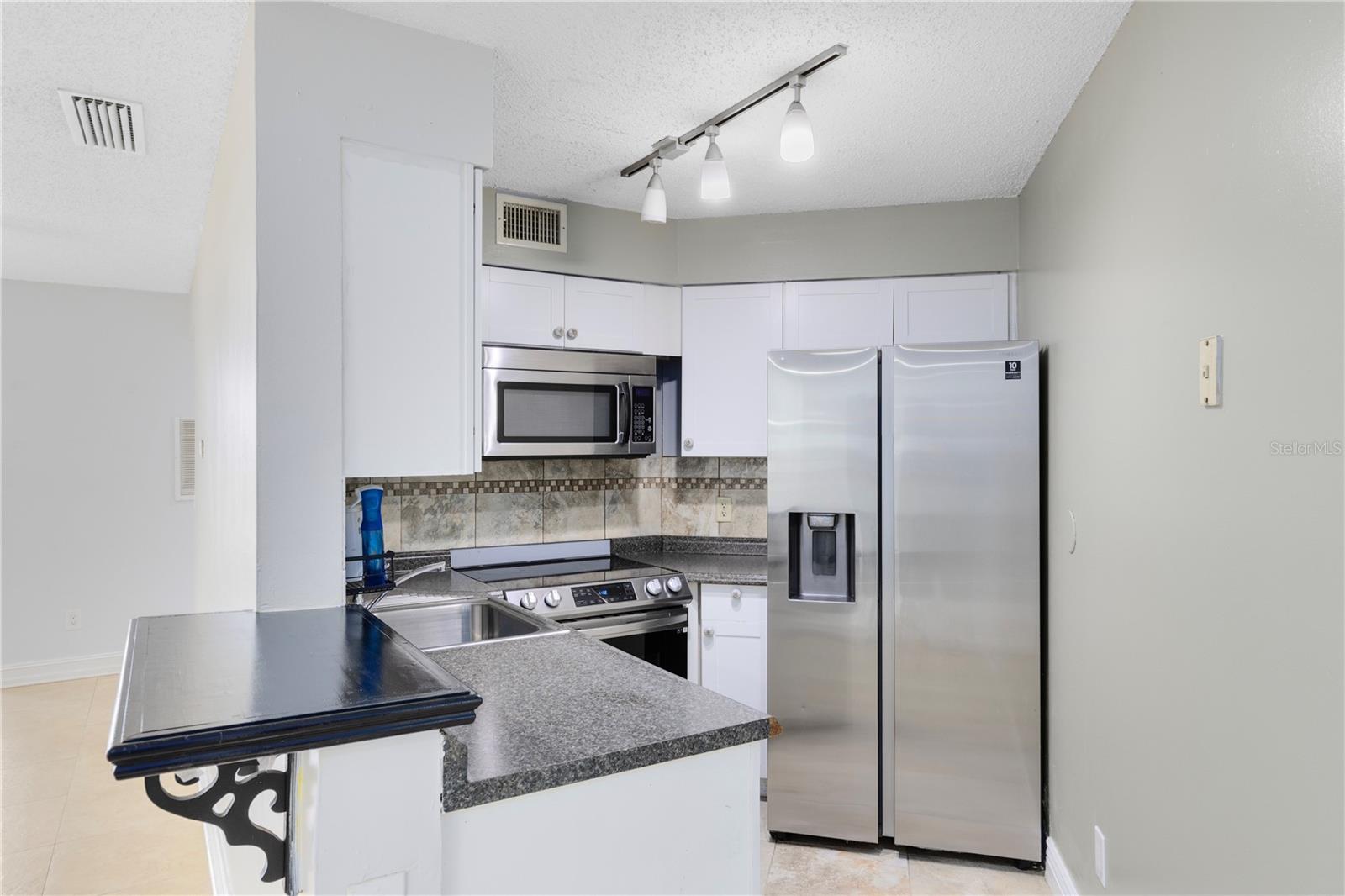 SOUTHPOINTE CONDO - Residential