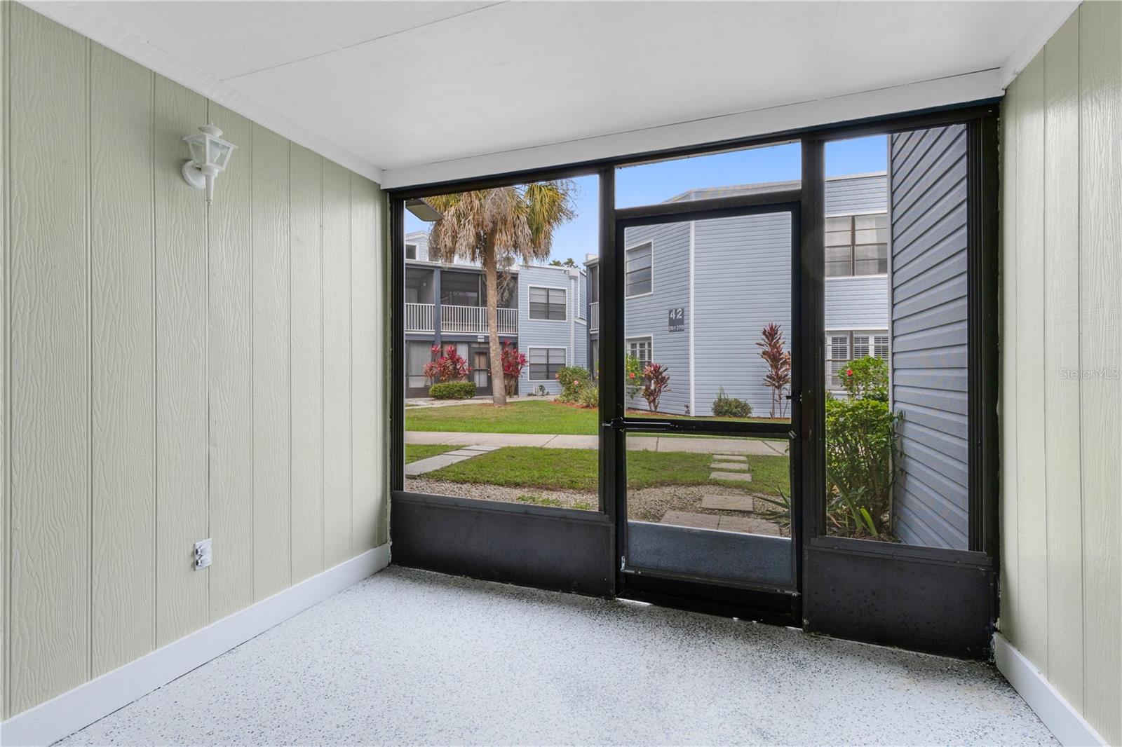 SOUTHPOINTE CONDO - Residential