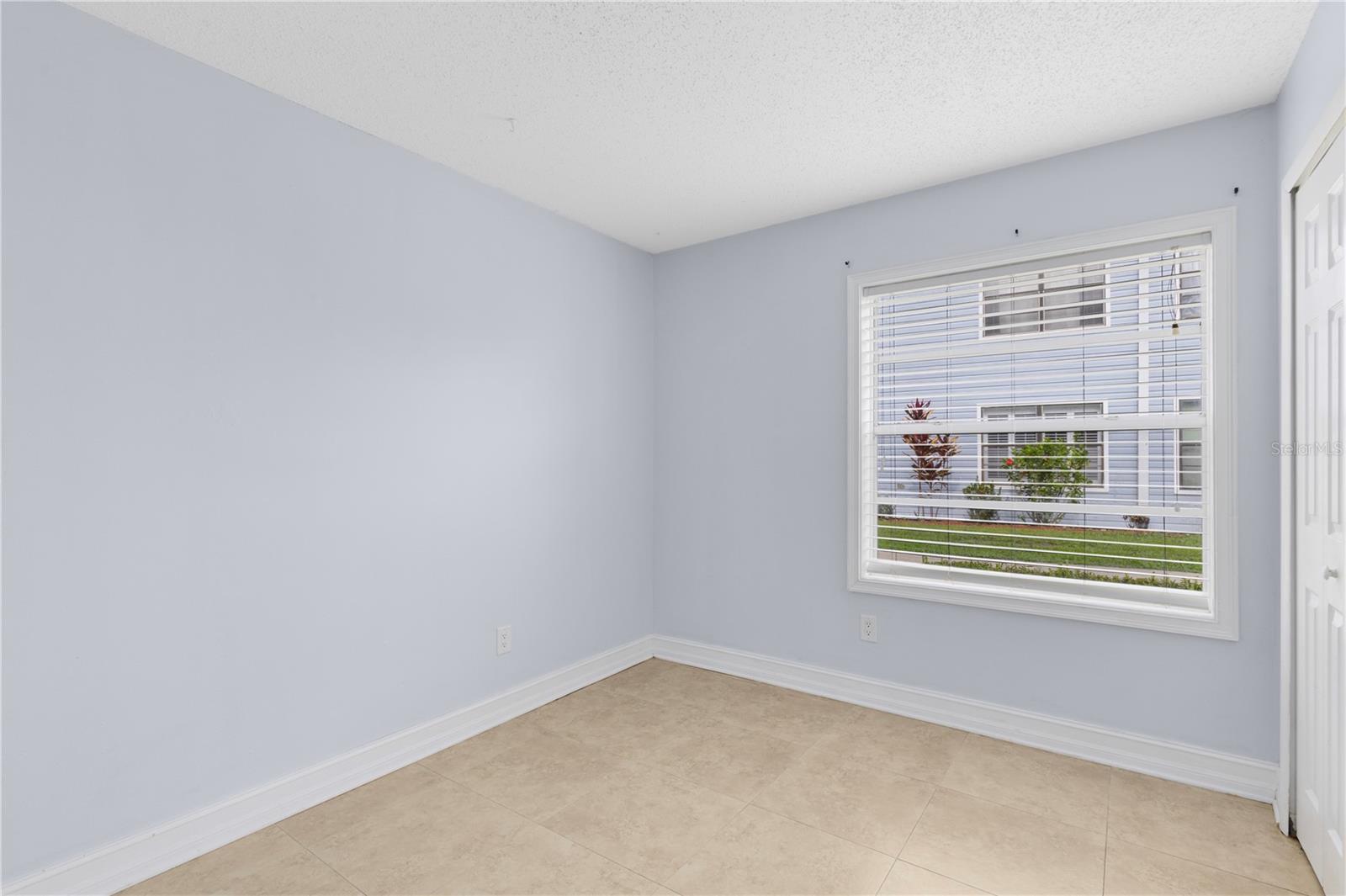 SOUTHPOINTE CONDO - Residential