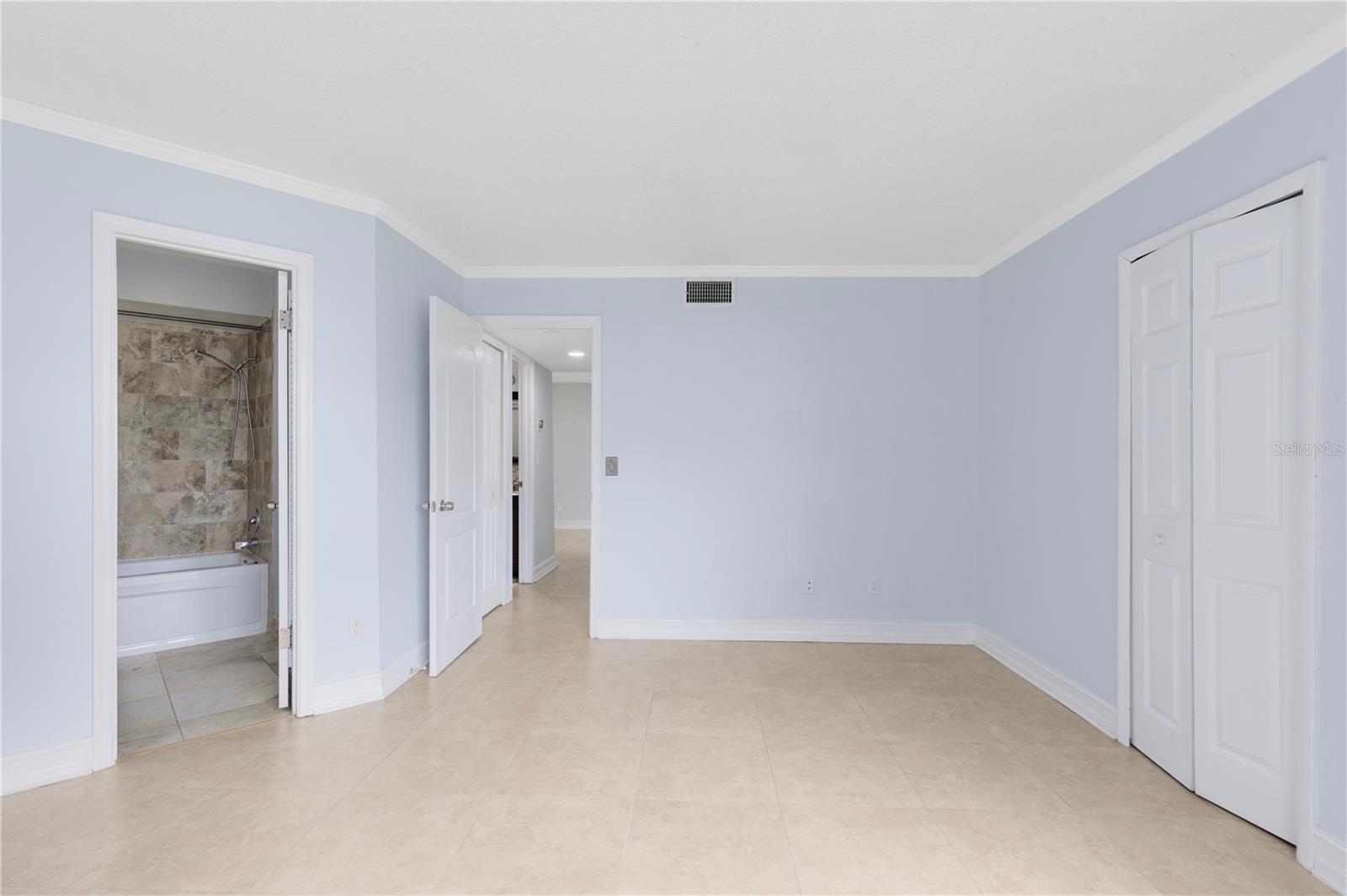 SOUTHPOINTE CONDO - Residential