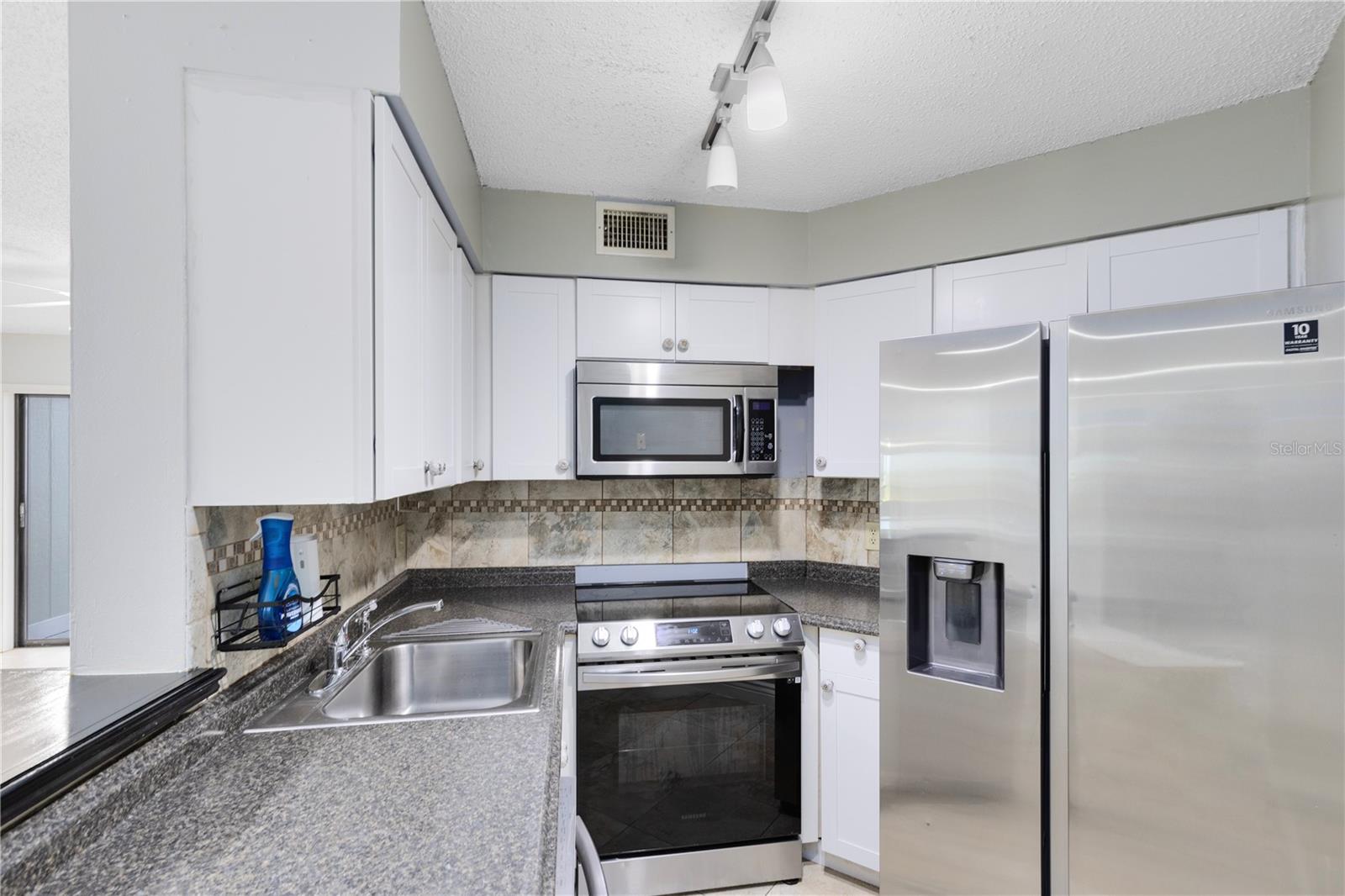 SOUTHPOINTE CONDO - Residential