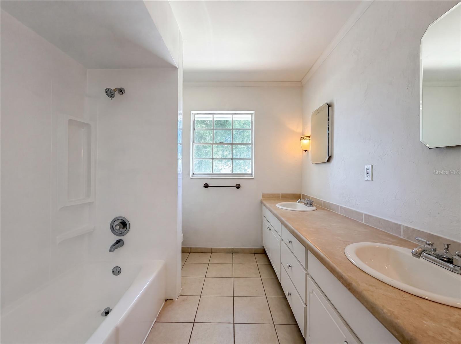 WHITFIELD COUNTRY CLUB HEIGHTS UN 5 - Residential