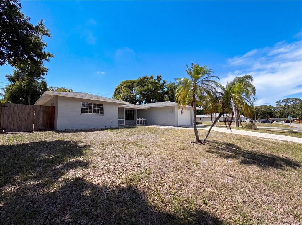 Photo of 6712 Conetta Drive, Sarasota, FL 34243 (MLS # O6403585)