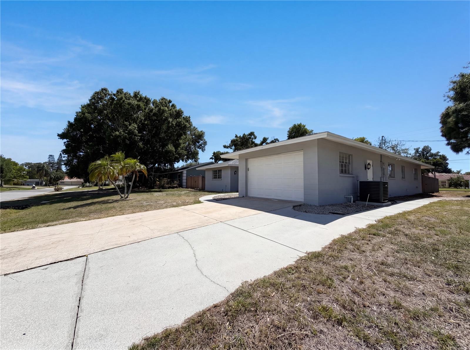 6712 CONETTA DRIVE