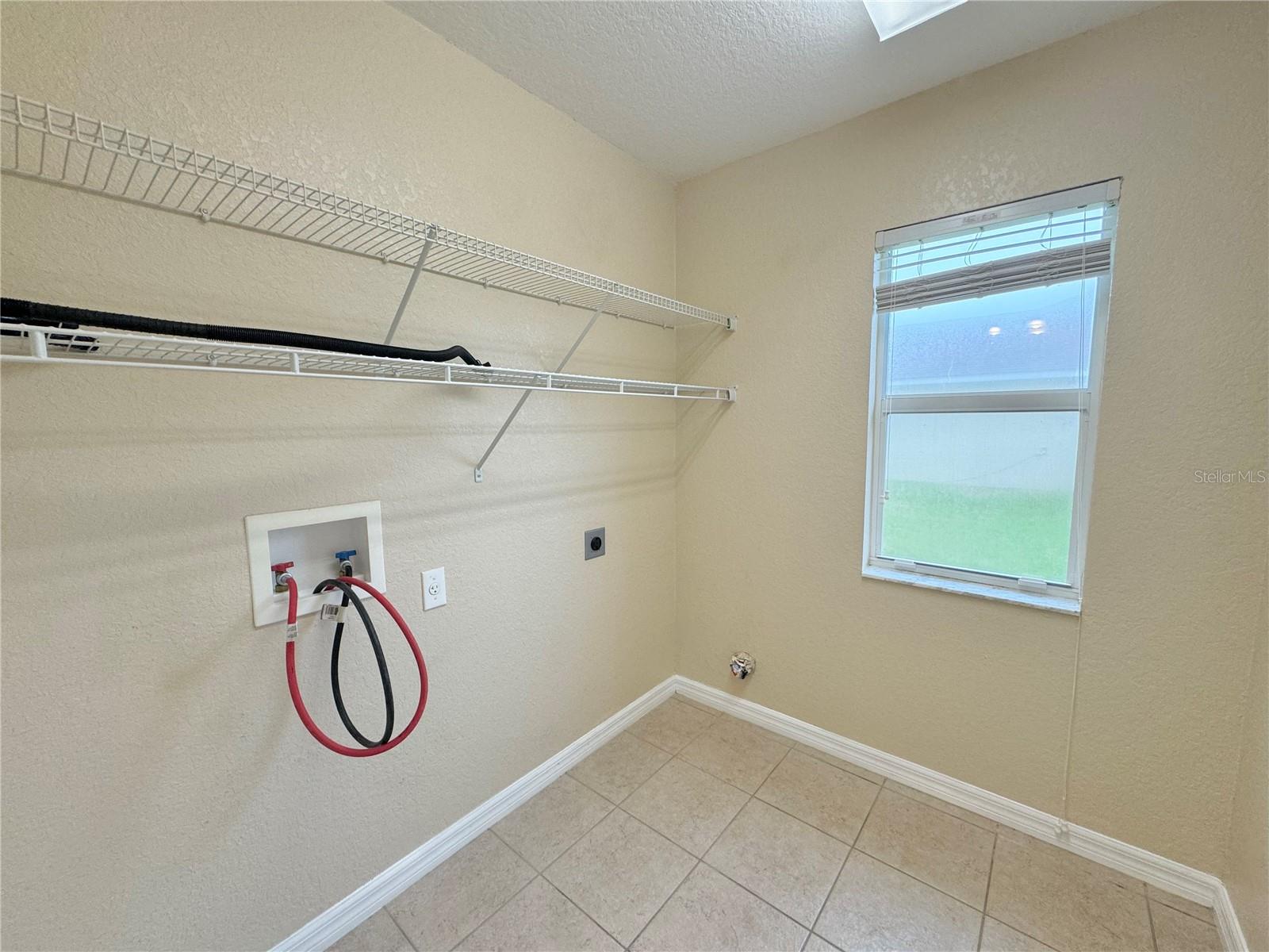 MANDOLIN - Residential Lease