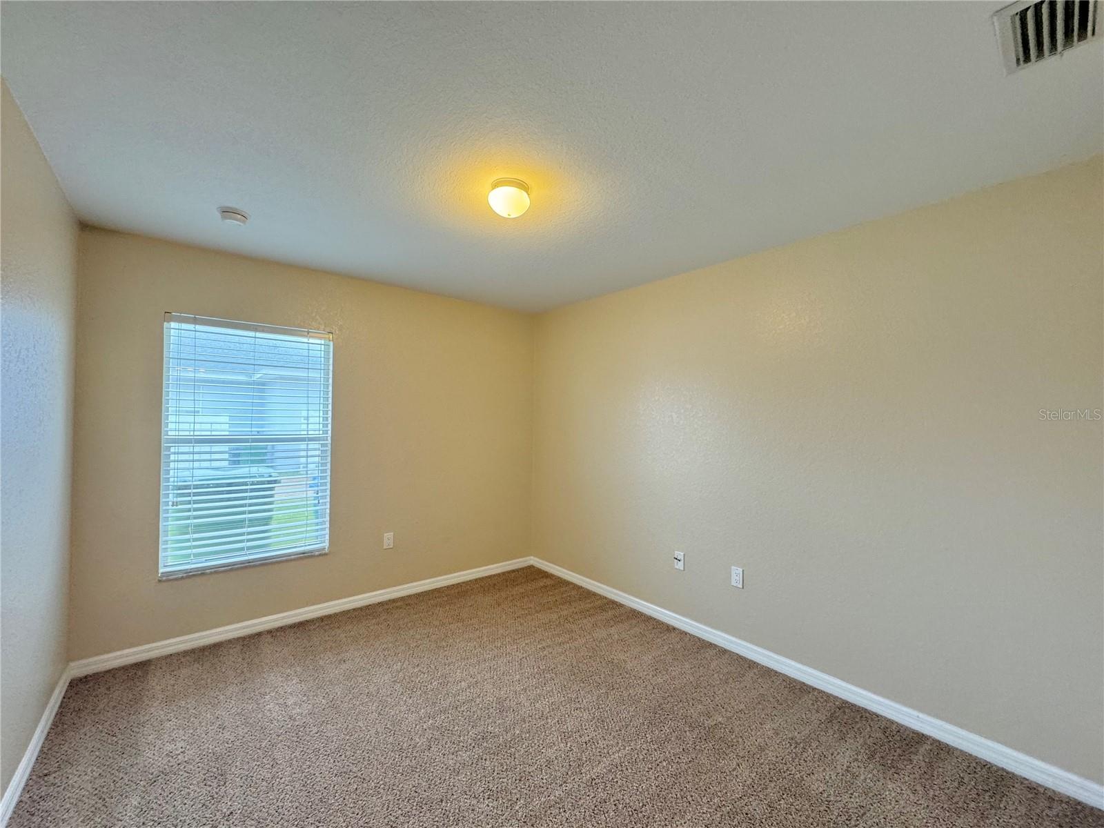 MANDOLIN - Residential Lease