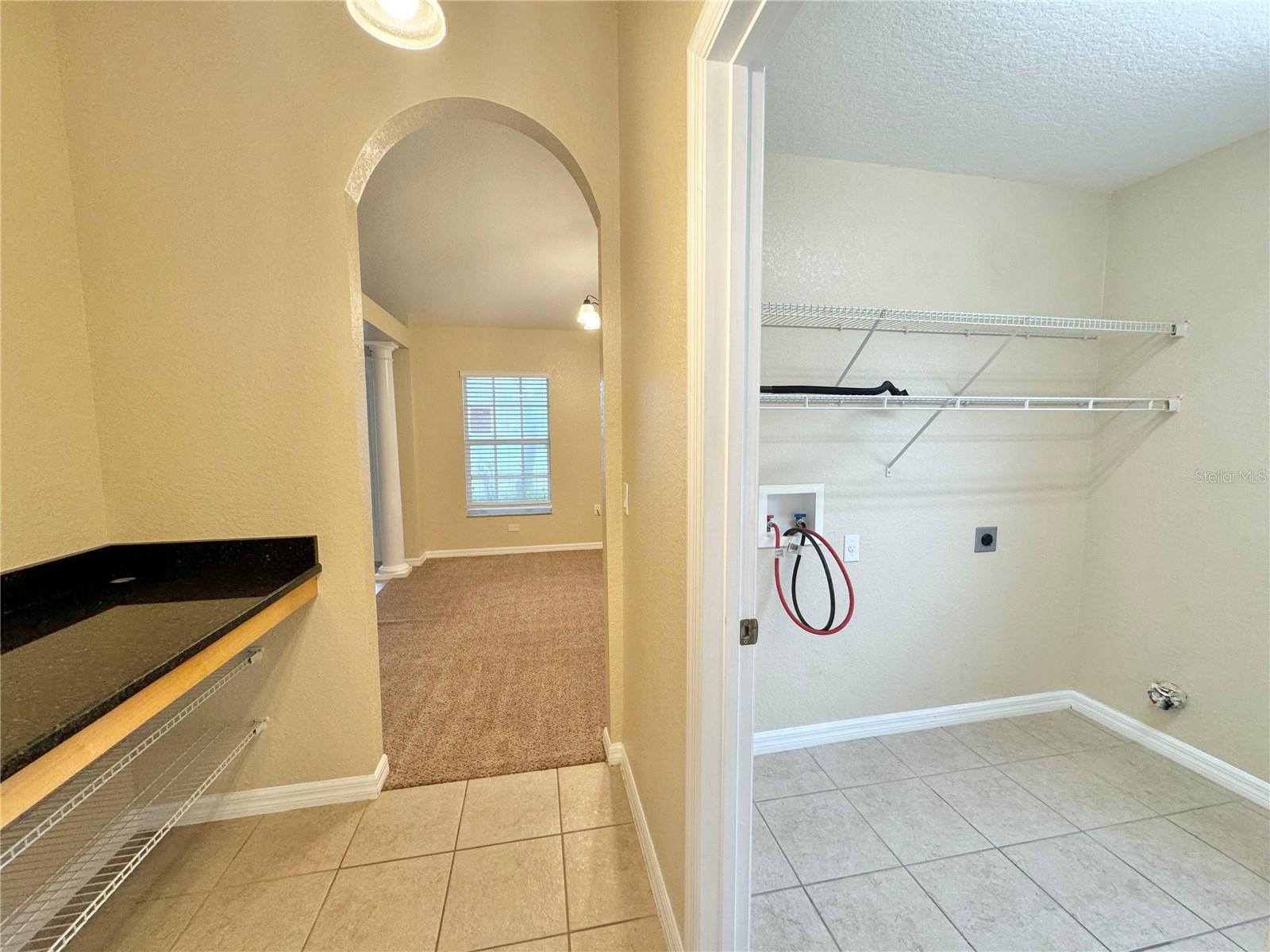 MANDOLIN - Residential Lease