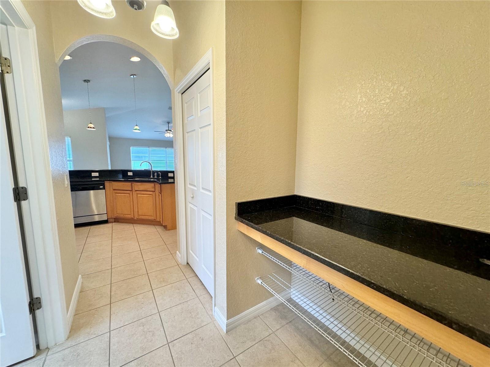 MANDOLIN - Residential Lease