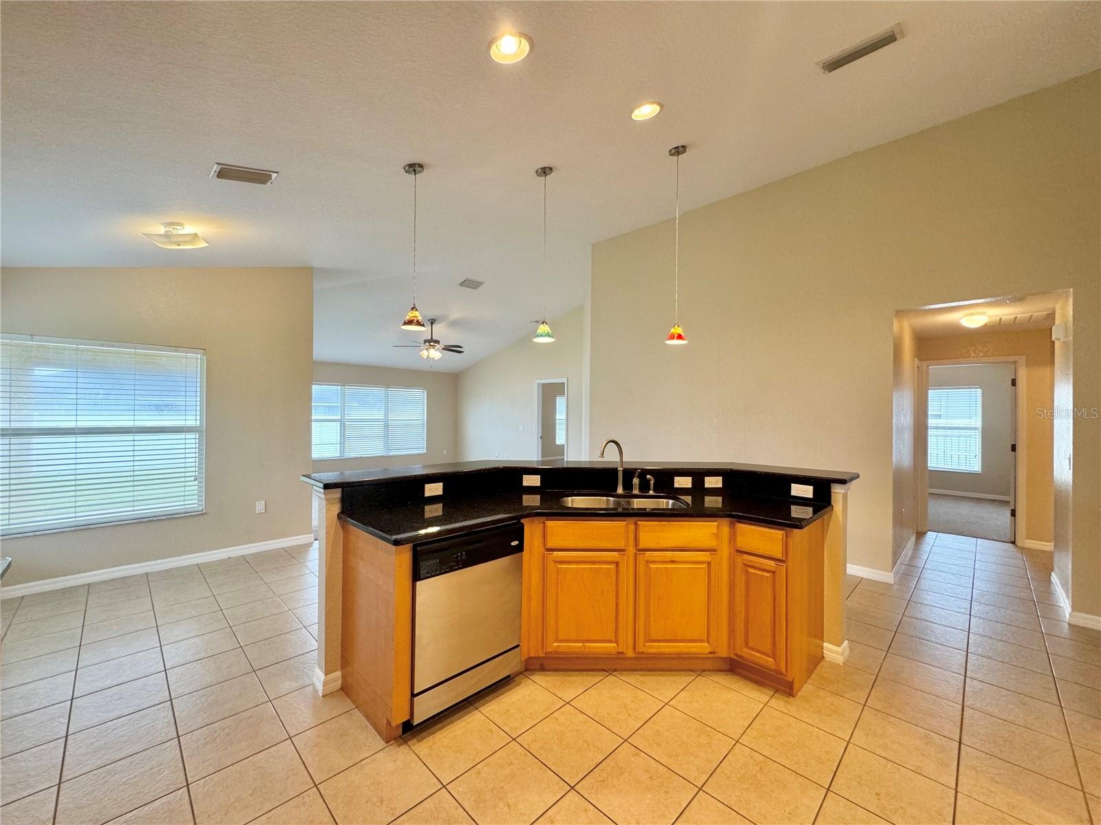 MANDOLIN - Residential Lease