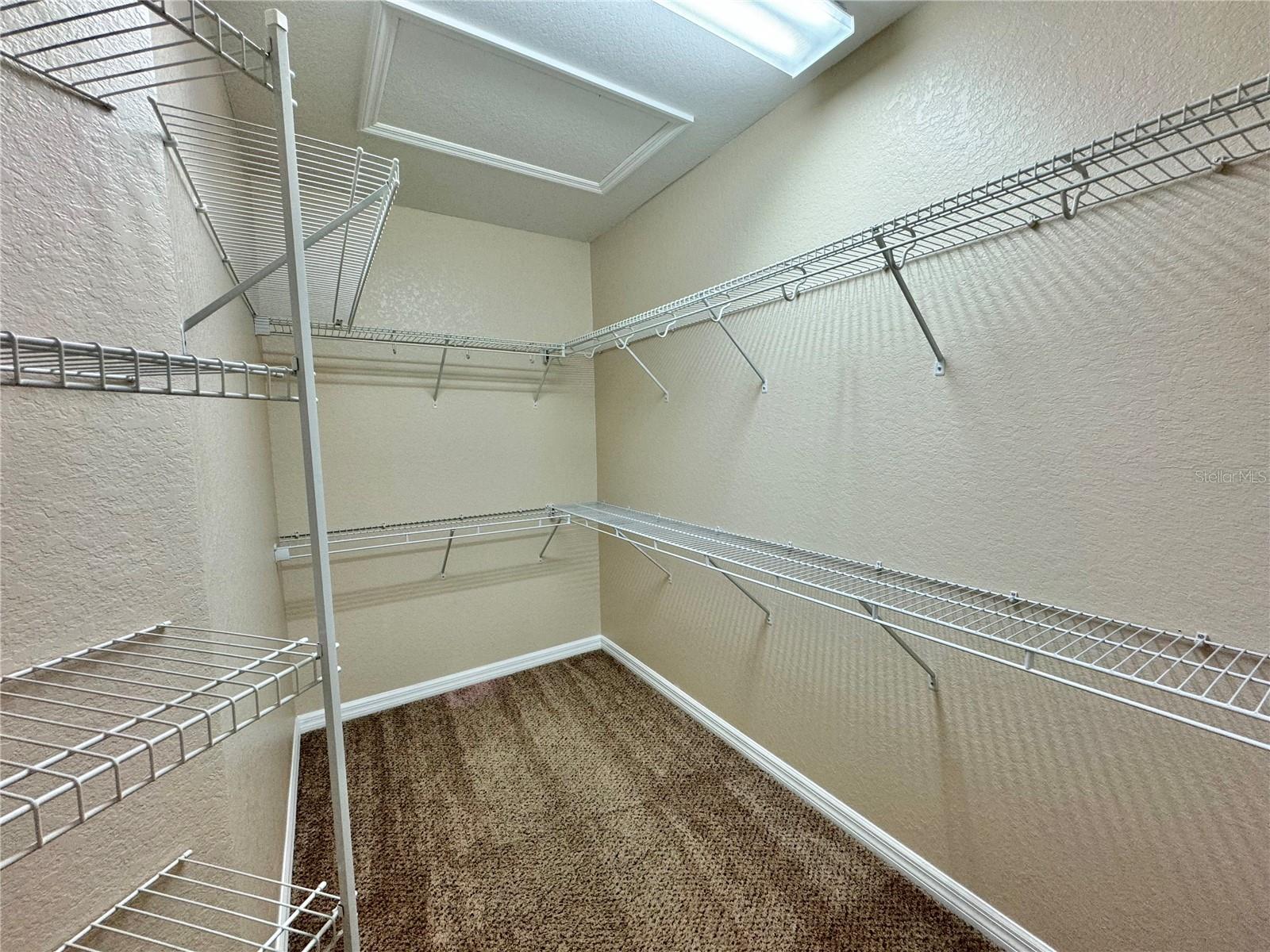 MANDOLIN - Residential Lease