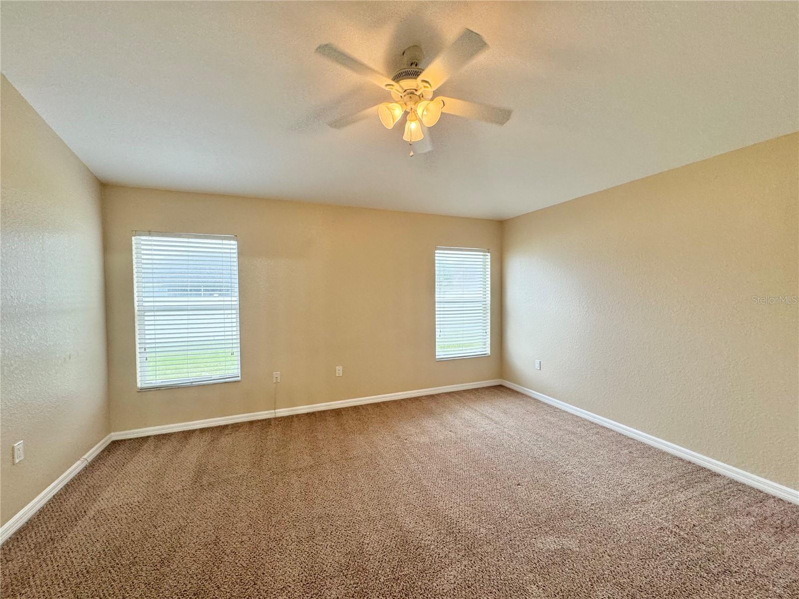 MANDOLIN - Residential Lease