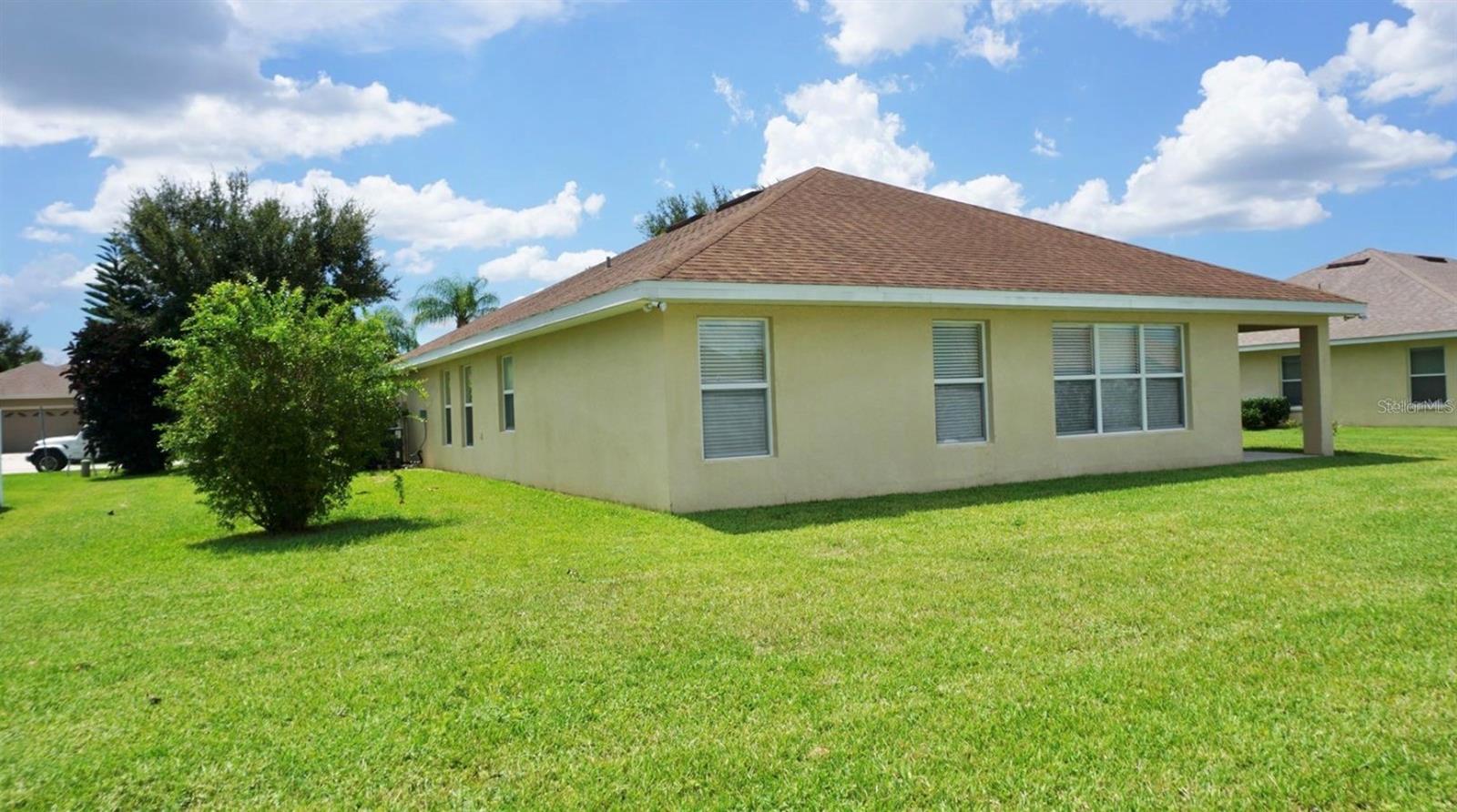 MANDOLIN - Residential Lease