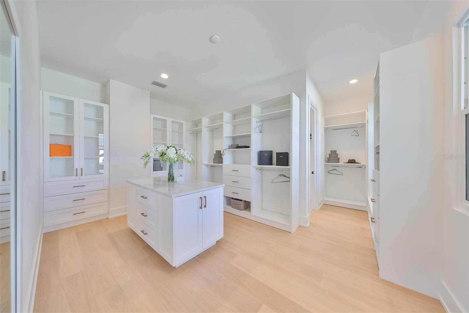 SUNSET PARK - Residential