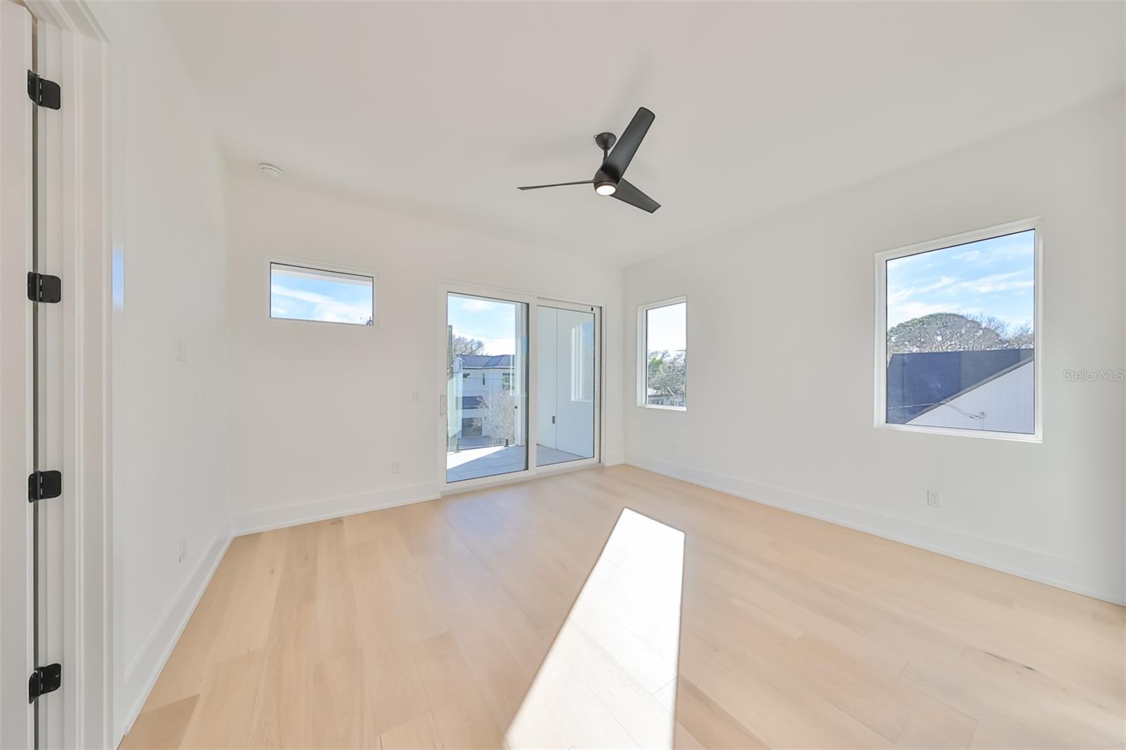 SUNSET PARK - Residential