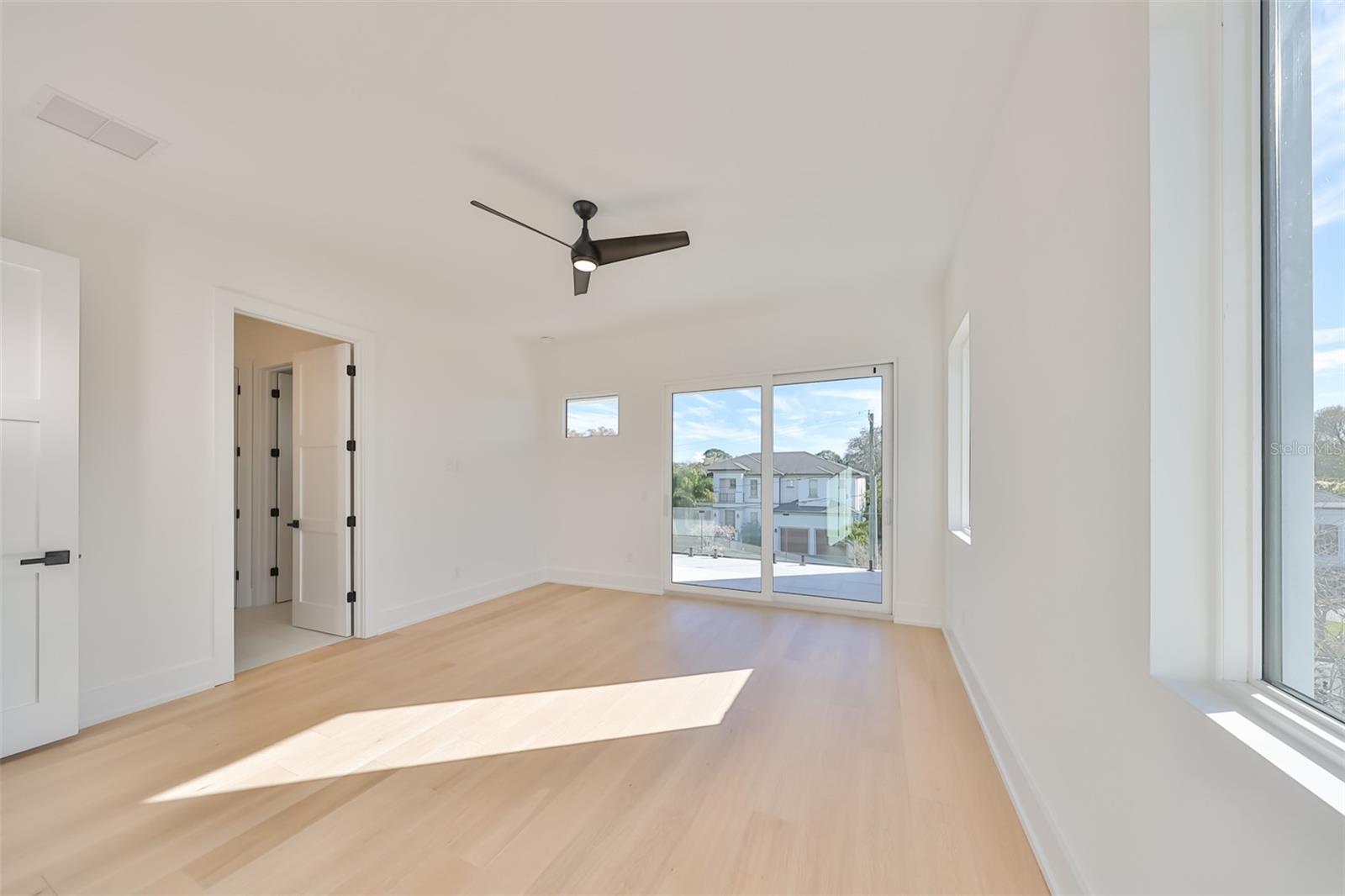 SUNSET PARK - Residential