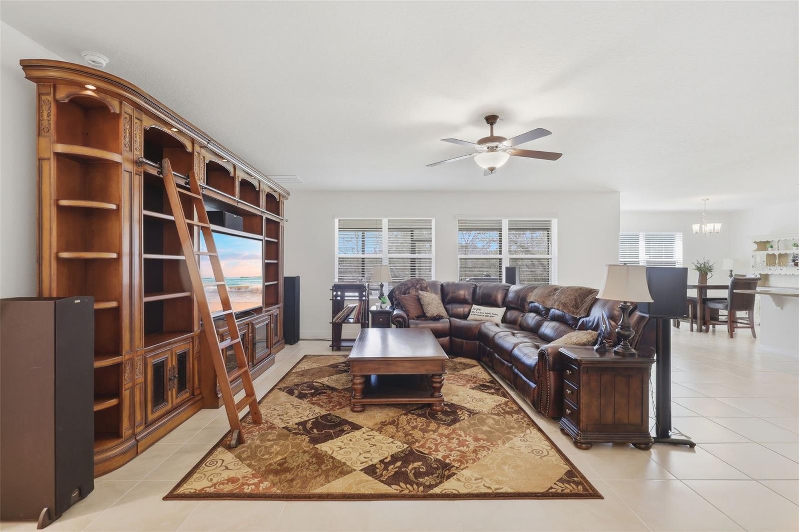 HUNTINGTON DOWNS - Residential