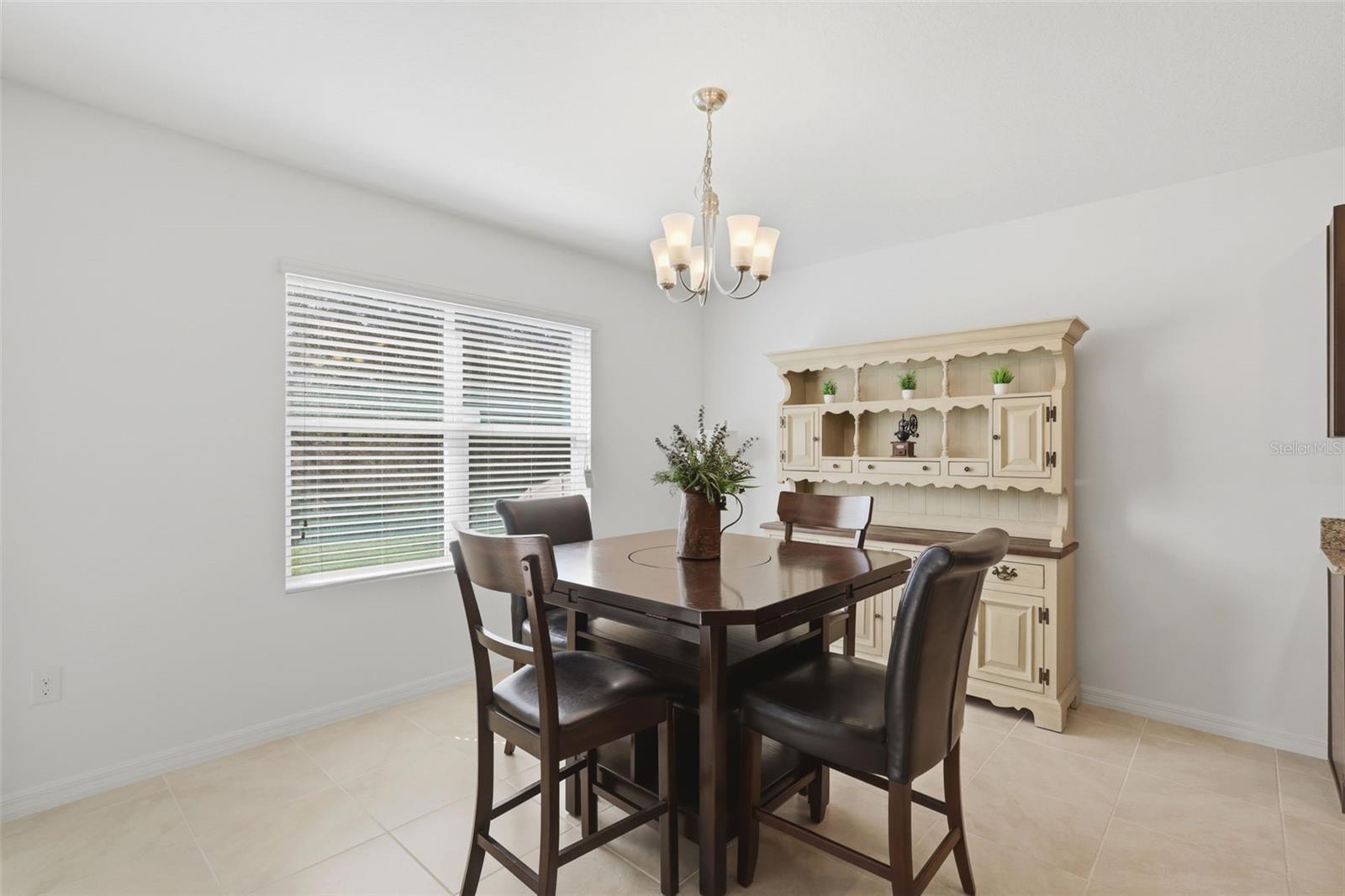 HUNTINGTON DOWNS - Residential