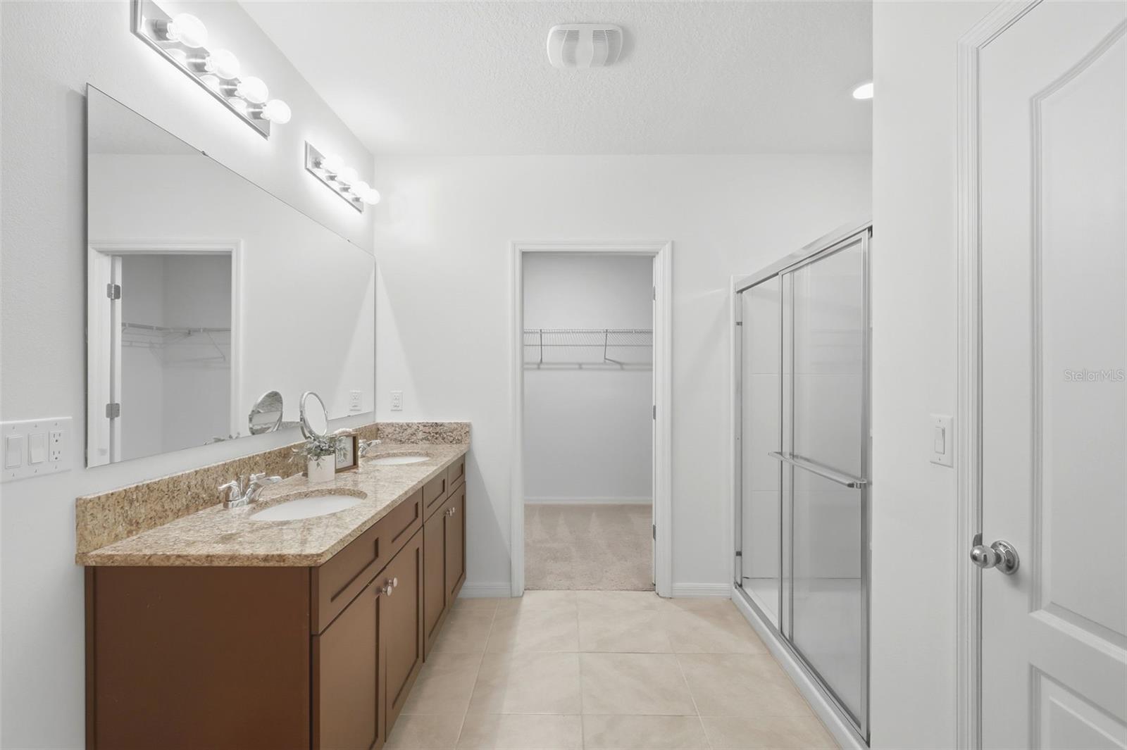 HUNTINGTON DOWNS - Residential