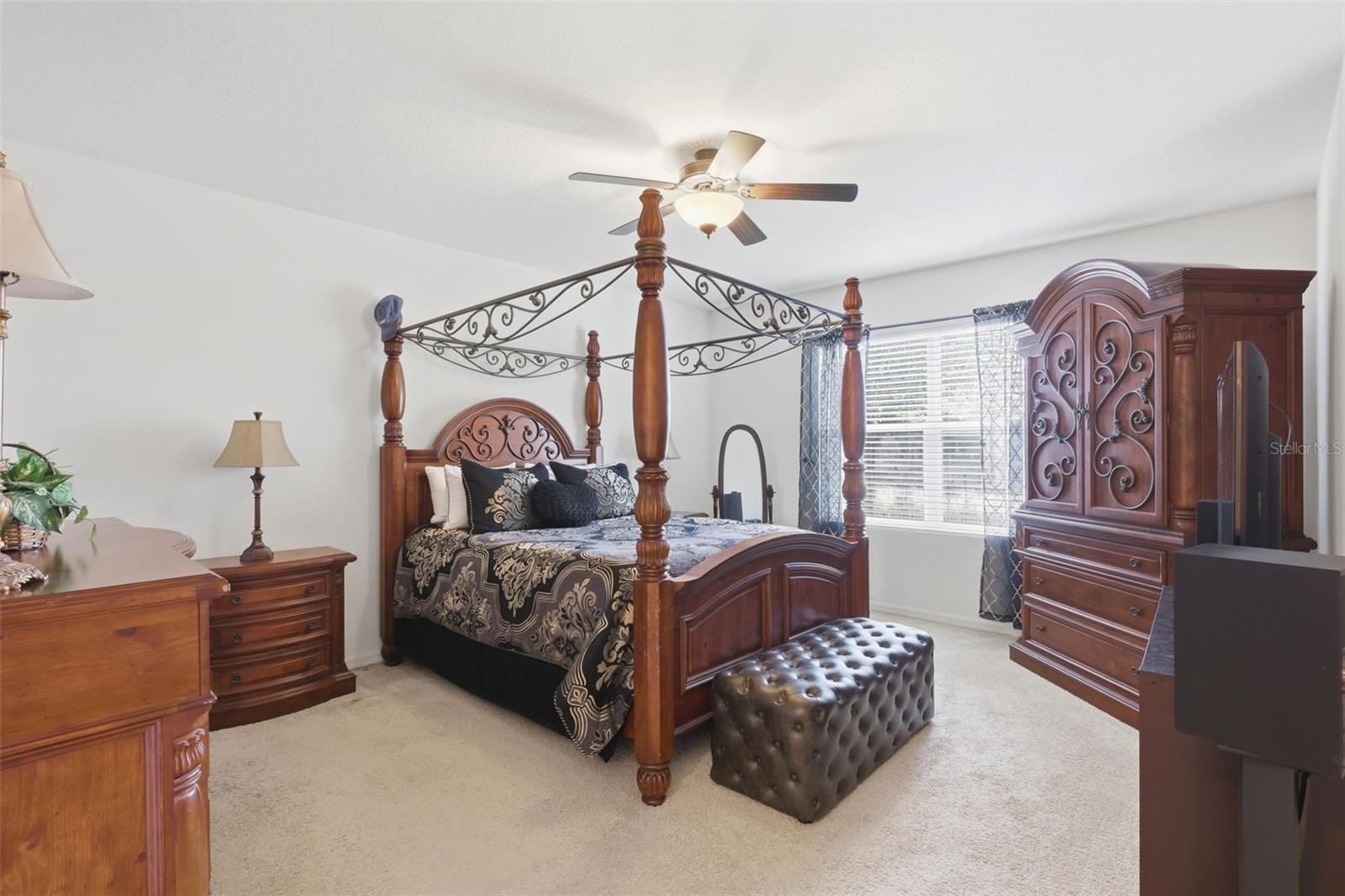 HUNTINGTON DOWNS - Residential