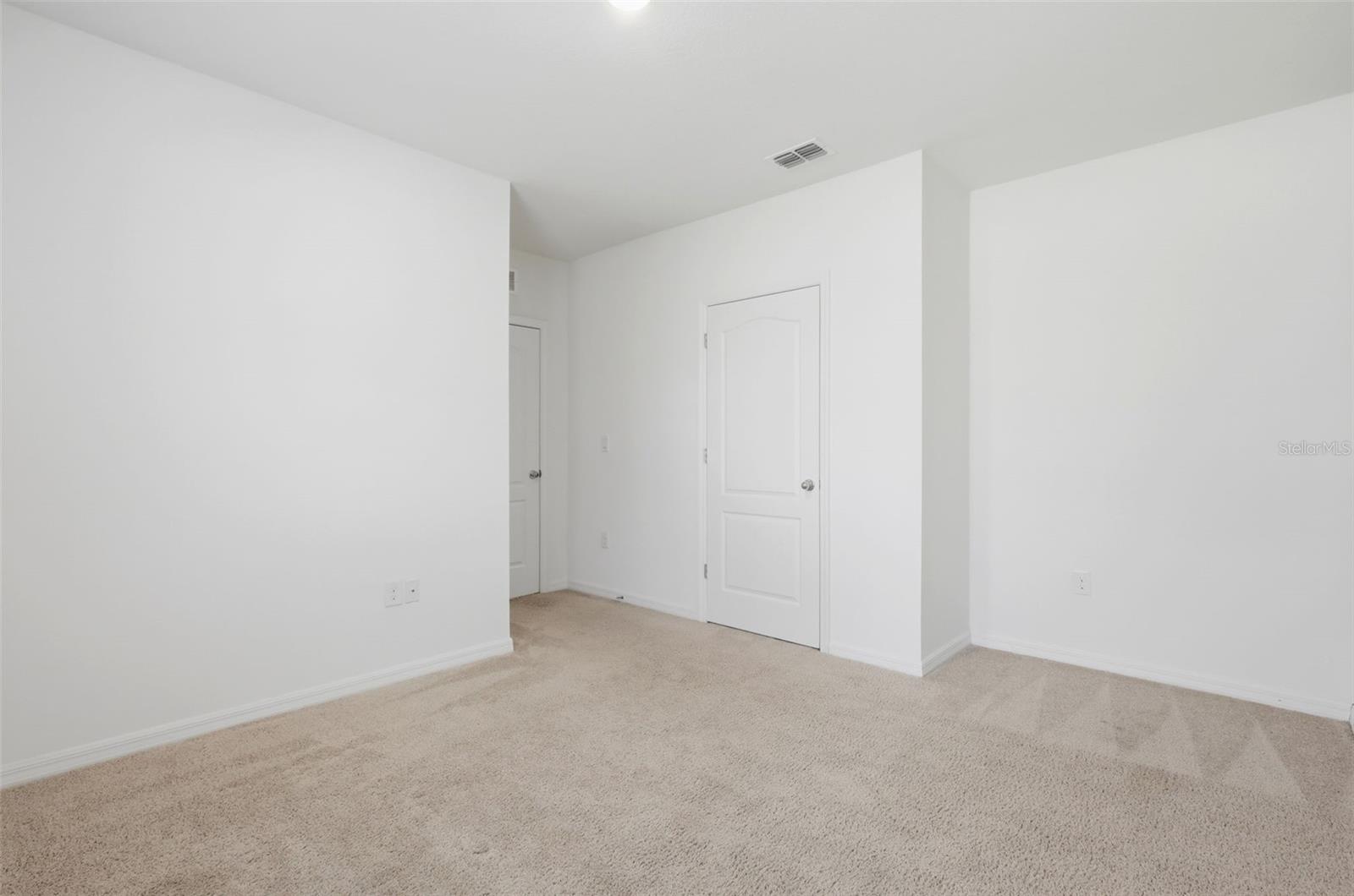 HUNTINGTON DOWNS - Residential