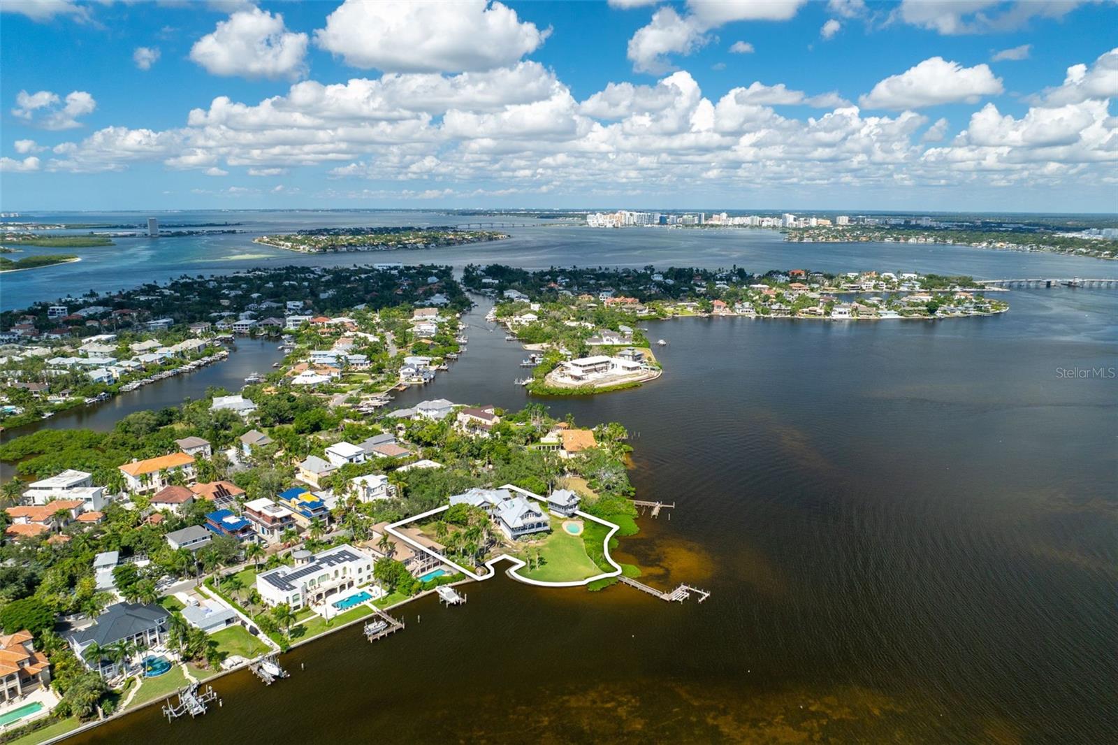 4196 ROBERTS POINT CIRCLE, SARASOTA, FL, 34242 3 4196 ROBERTS POINT CIRCLE