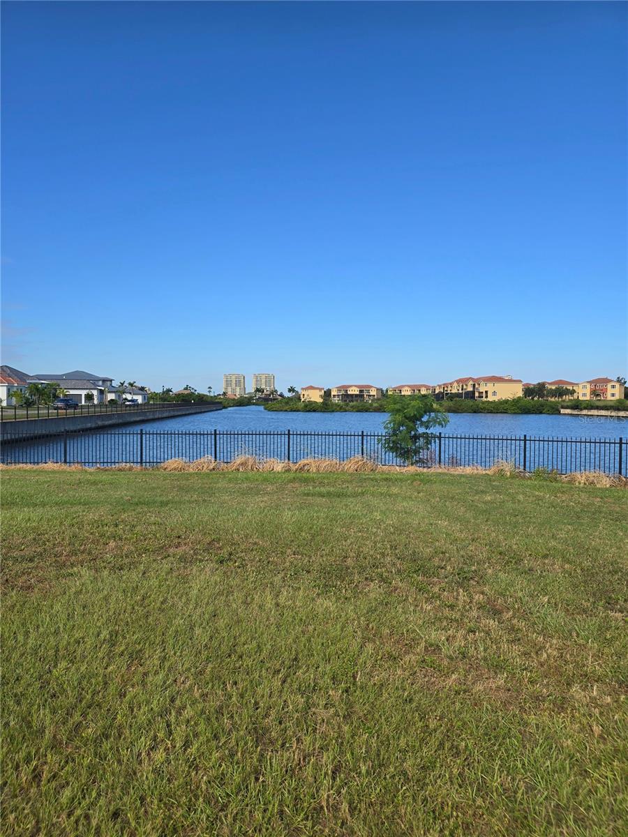 SANCTUARY COVE - Land