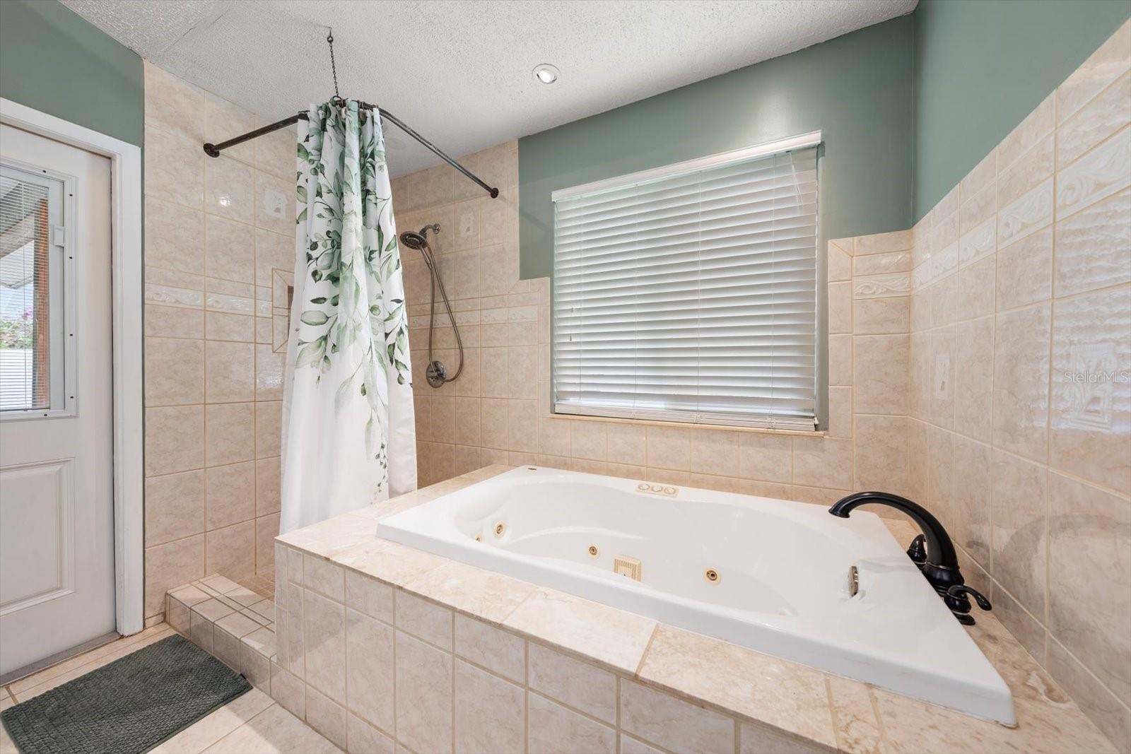 LONGBROOKE SUB UNIT ONE - Residential